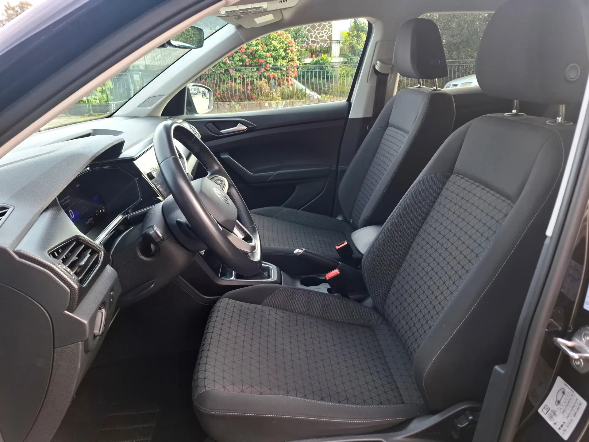 Volkswagen T-Cross 1.0 TSI Life DSG 13