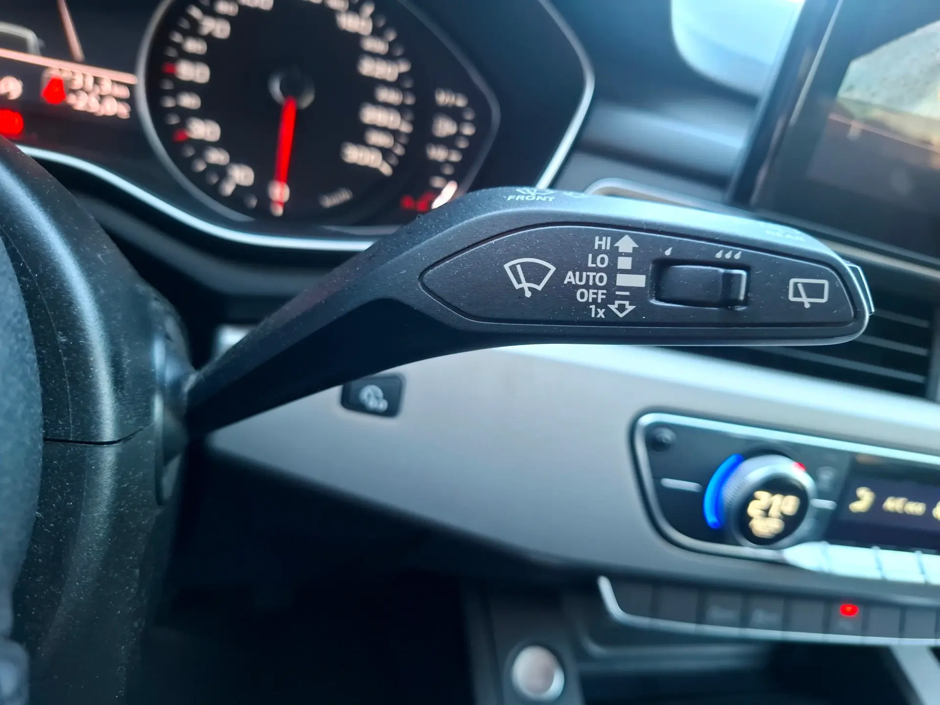 Audi A4 Avant 35 TDI Advanced S tronic 10