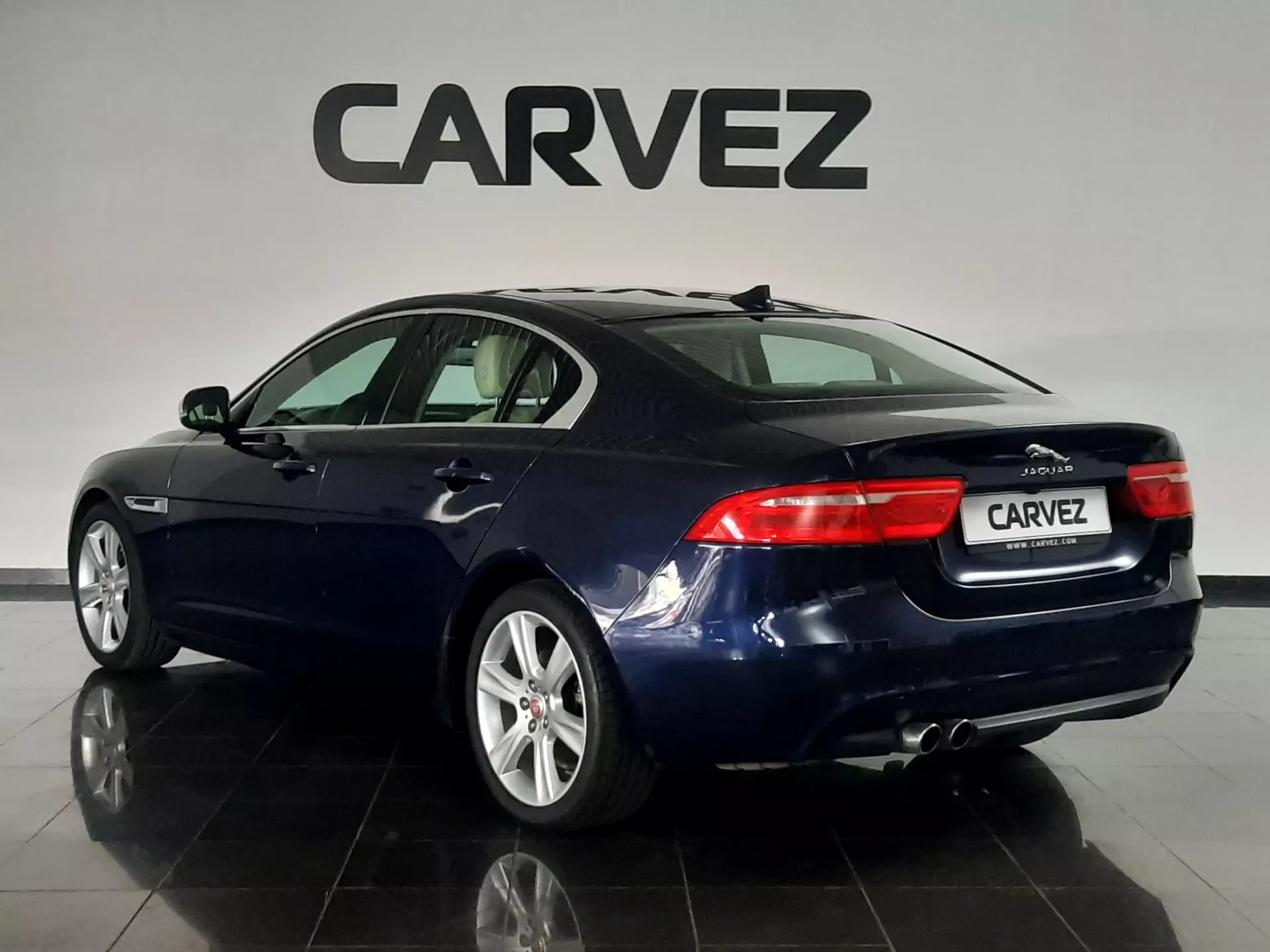 Jaguar XE 2.0 D Prestige Aut. 4