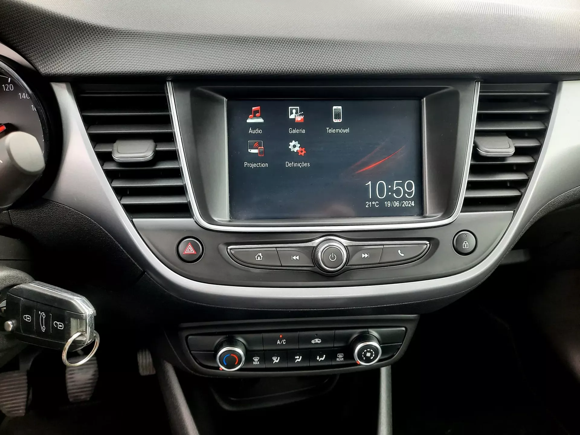 Opel Crossland X 1.2 Business Edition 11