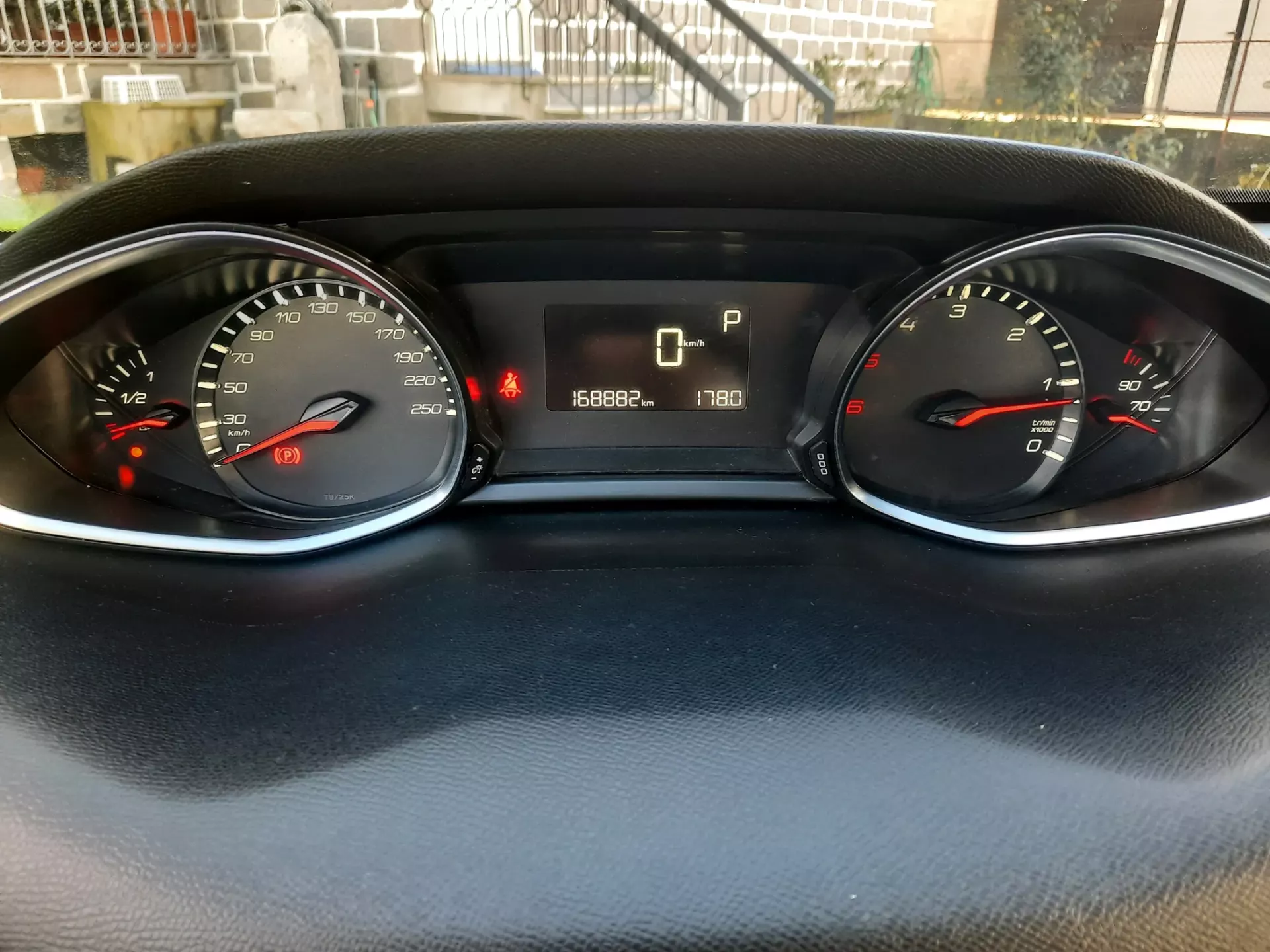 Peugeot 308 1.6 BlueHDi Allure EAT6 9