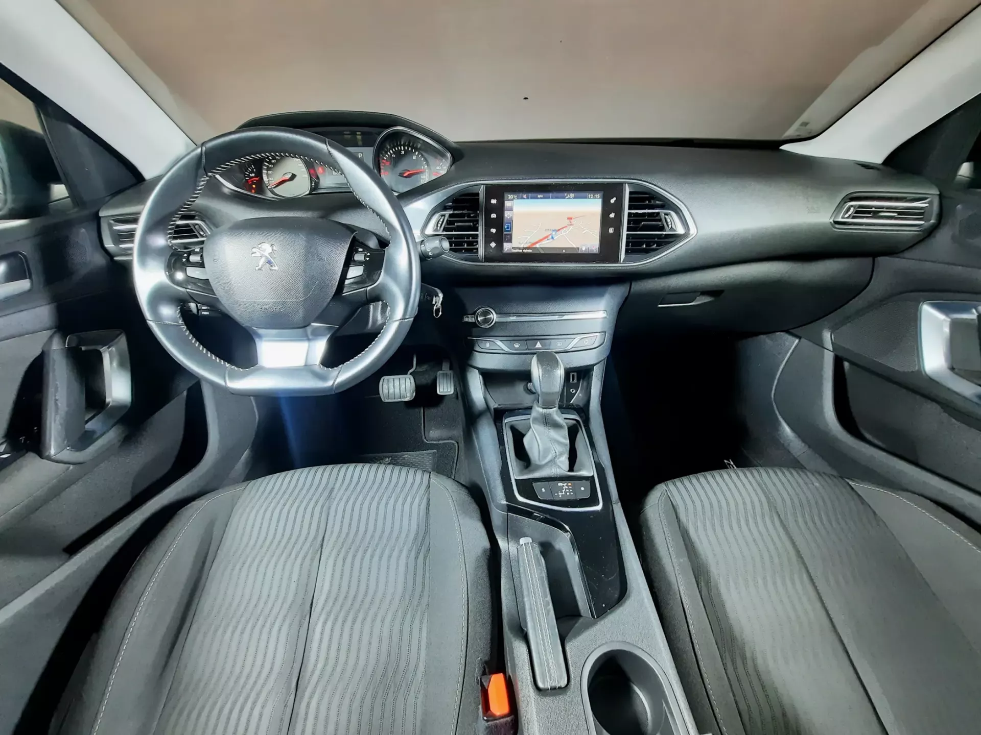 Peugeot 308 1.6 BlueHDi Allure EAT6 14