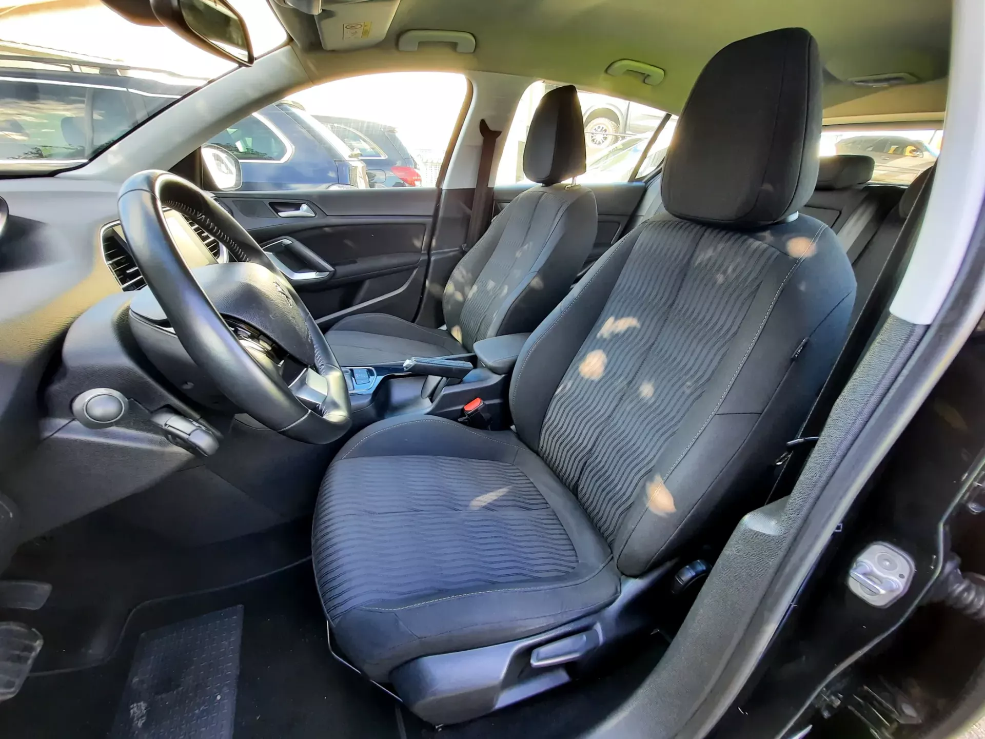 Peugeot 308 1.6 BlueHDi Allure EAT6 15