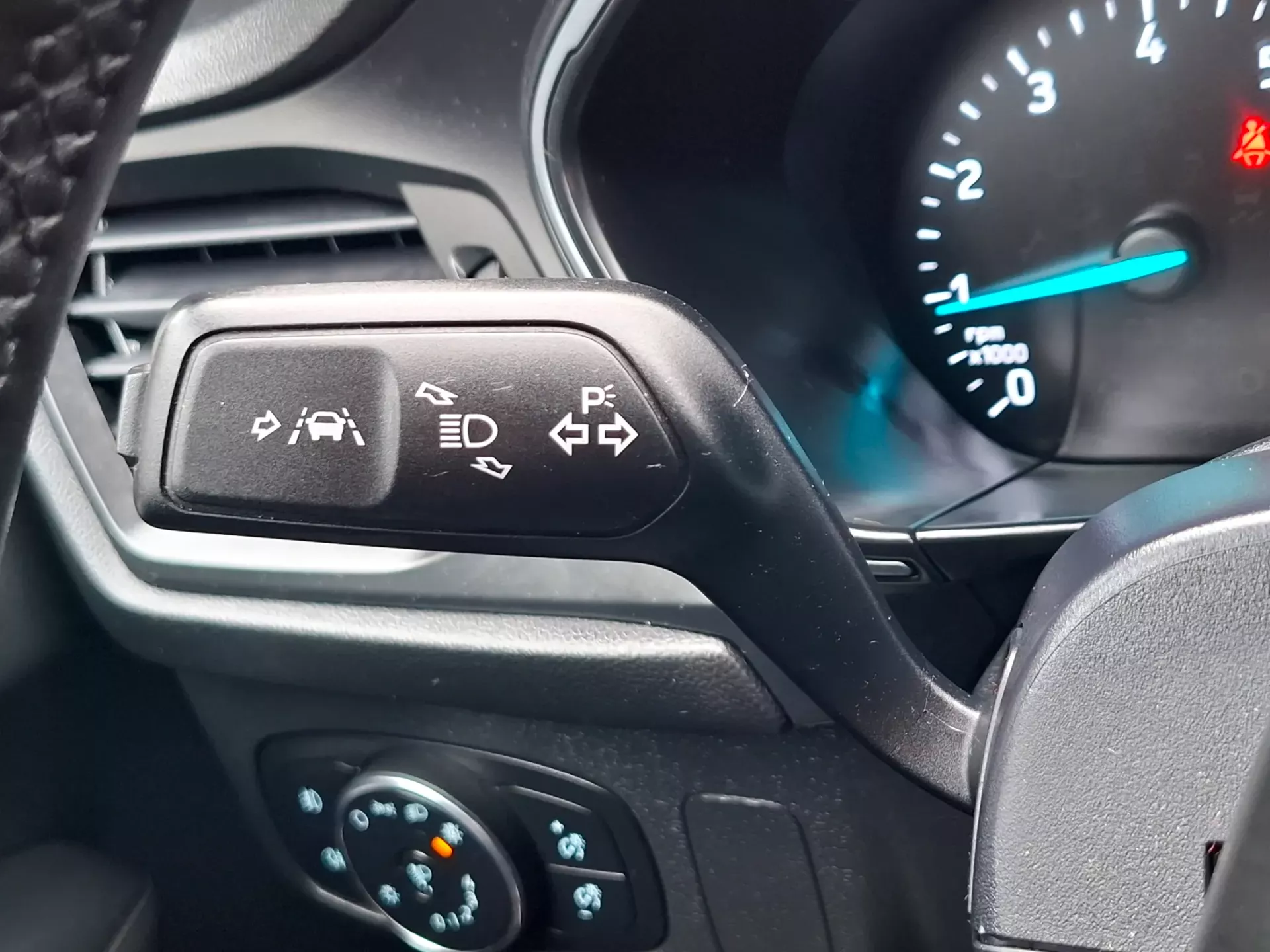 Ford Focus 1.0 EcoBoost MHEV Titanium 8