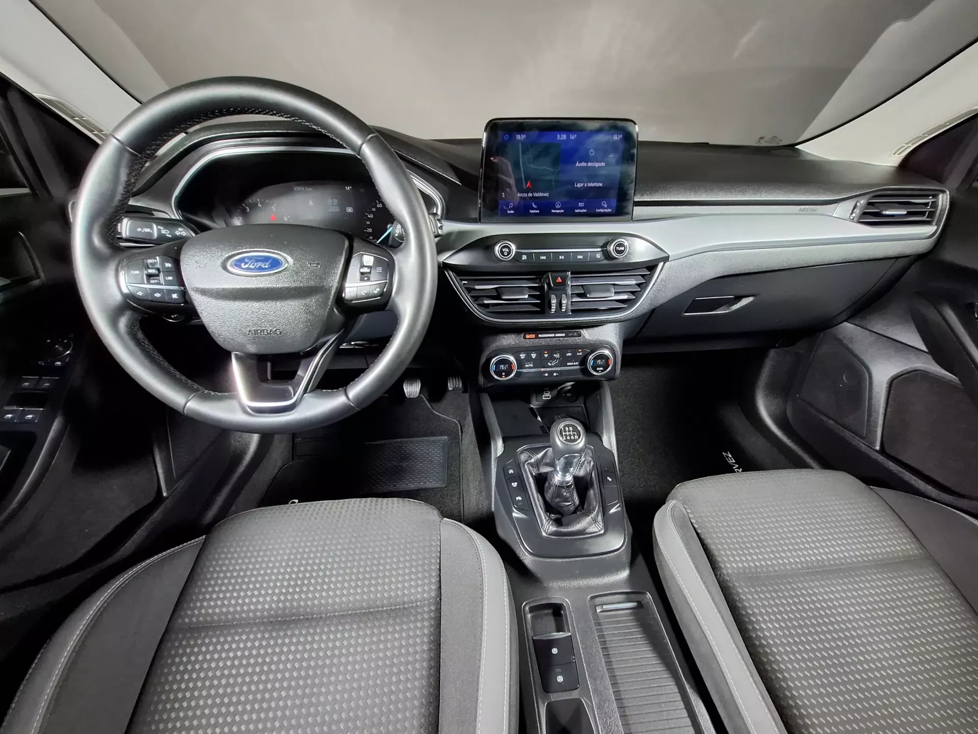 Ford Focus 1.0 EcoBoost MHEV Titanium 14