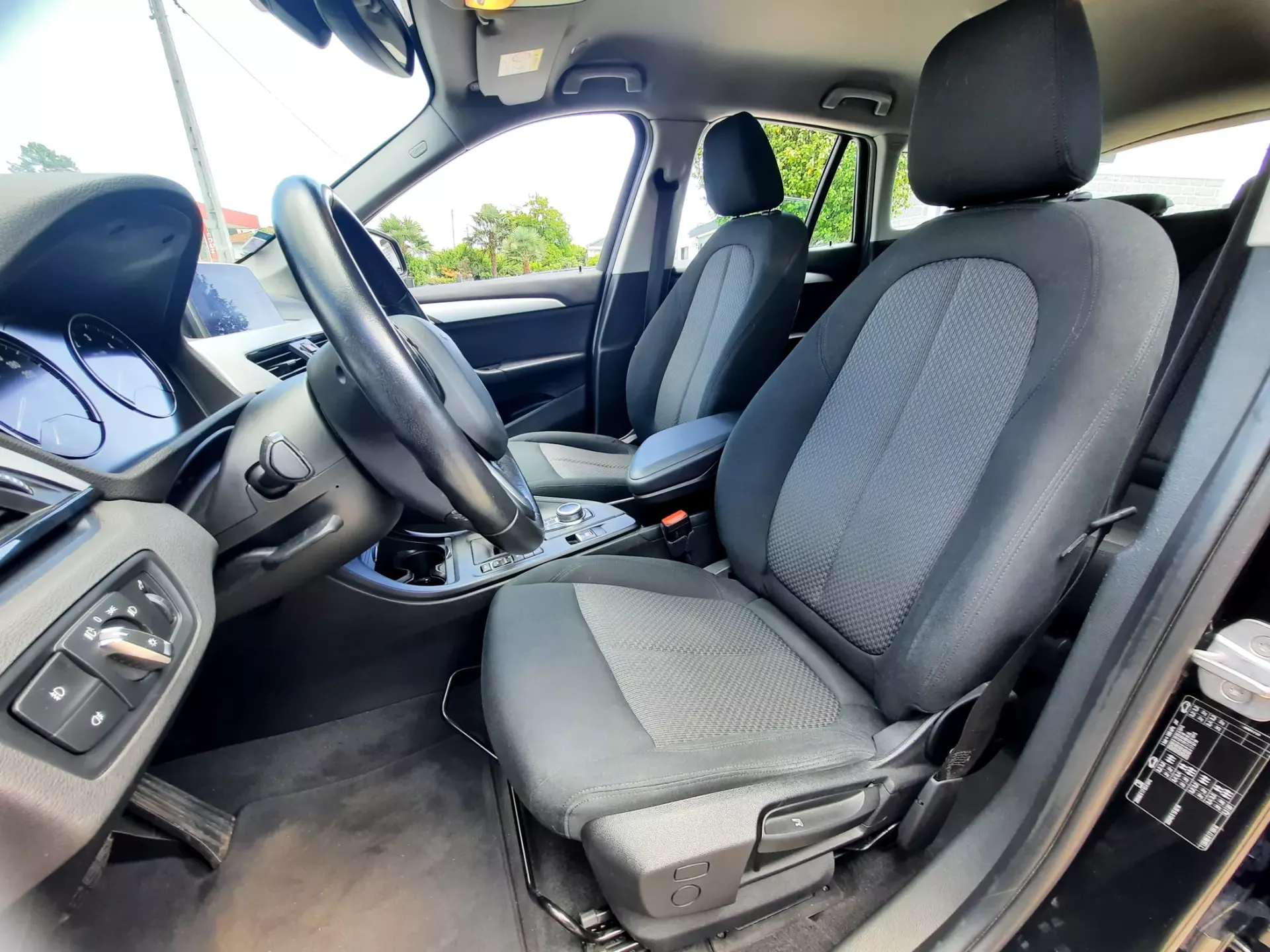 BMW X1 16 d sDrive Auto 12