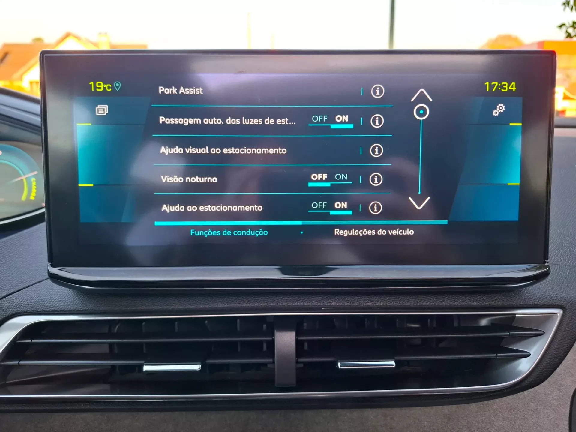 Peugeot 3008 1.6 Plug-in Hybrid GT e-DCS7 11