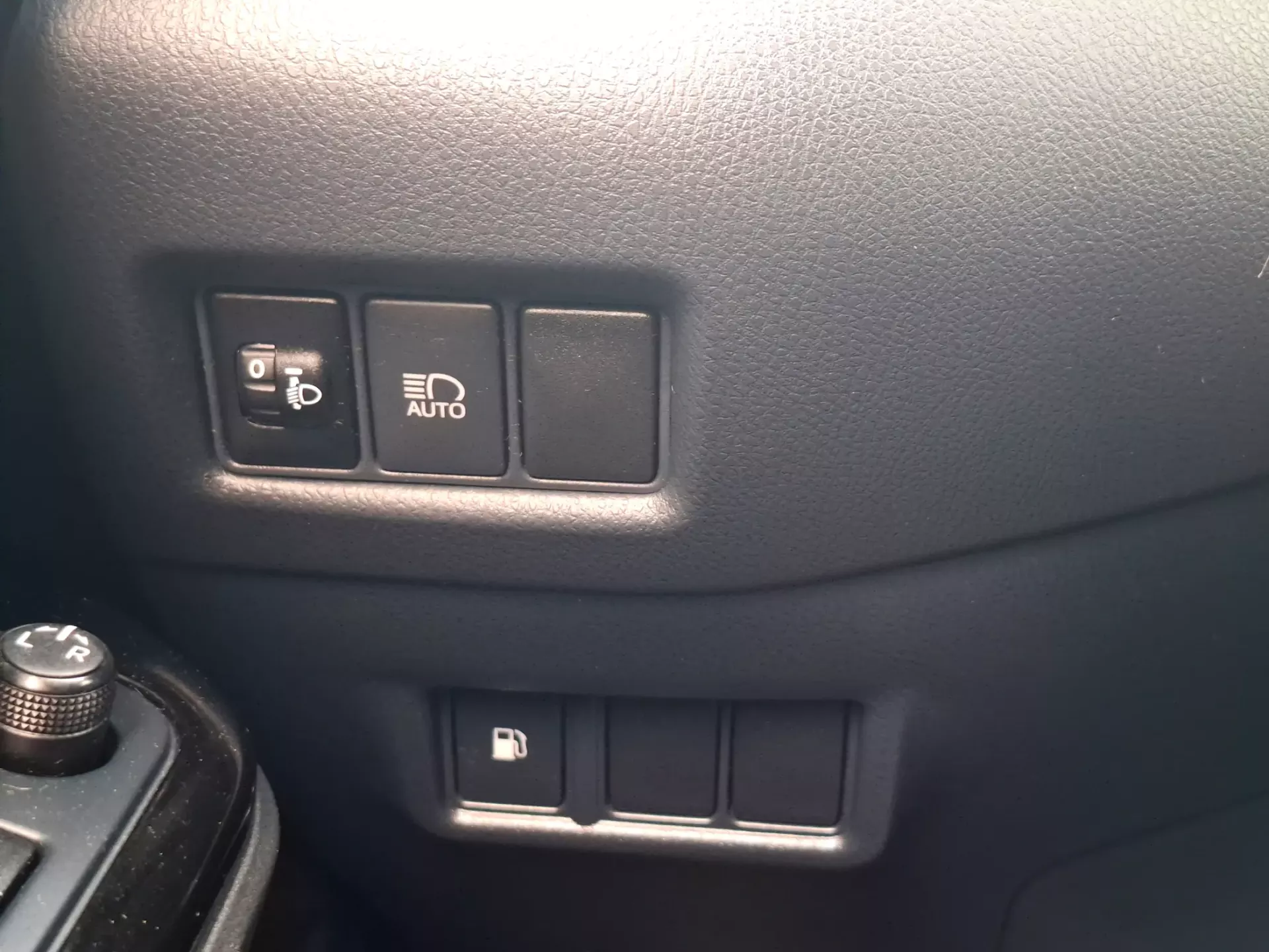 Toyota C-HR 1.8 Hybrid Square Collection 7