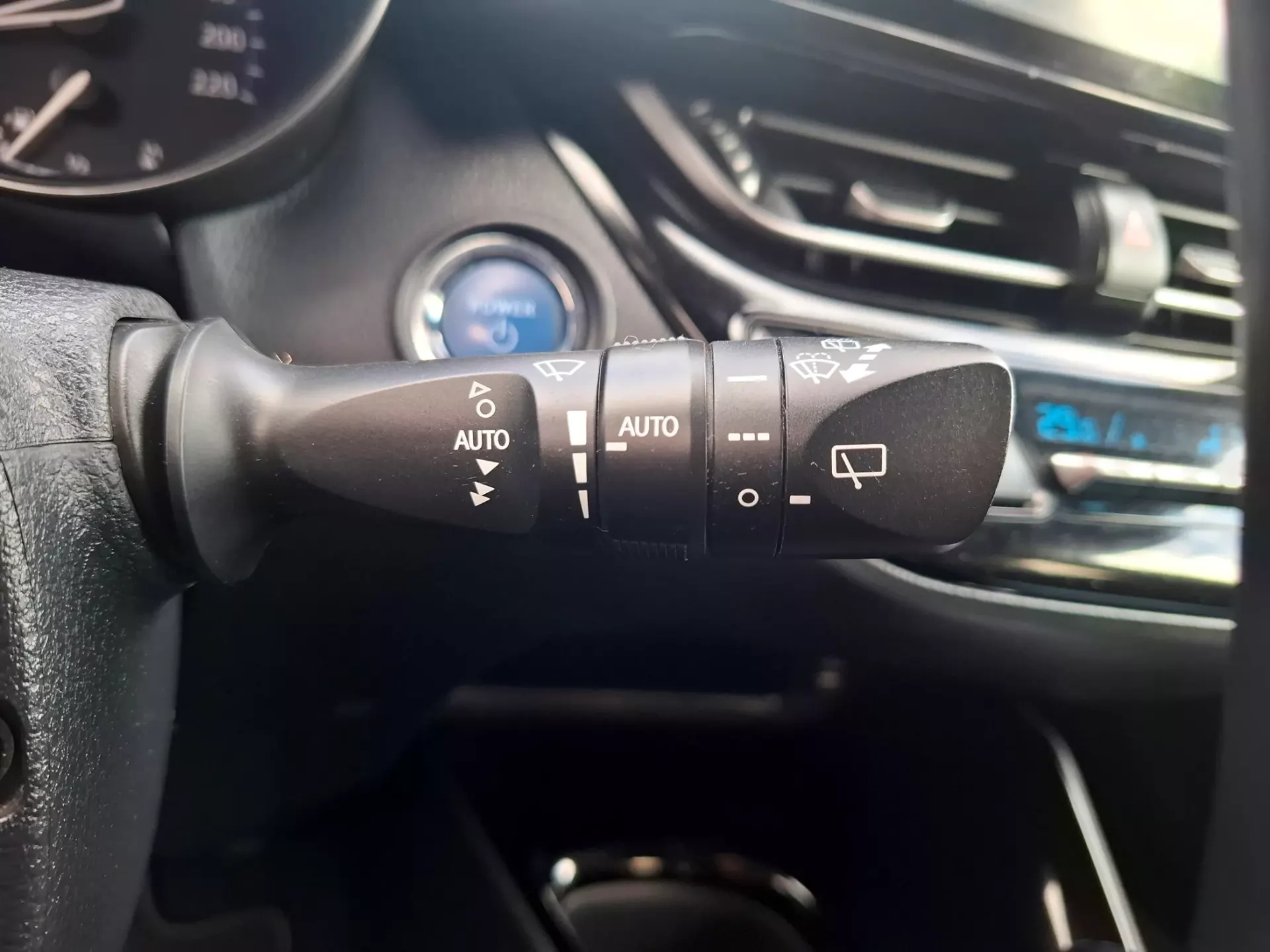 Toyota C-HR 1.8 Hybrid Square Collection 10