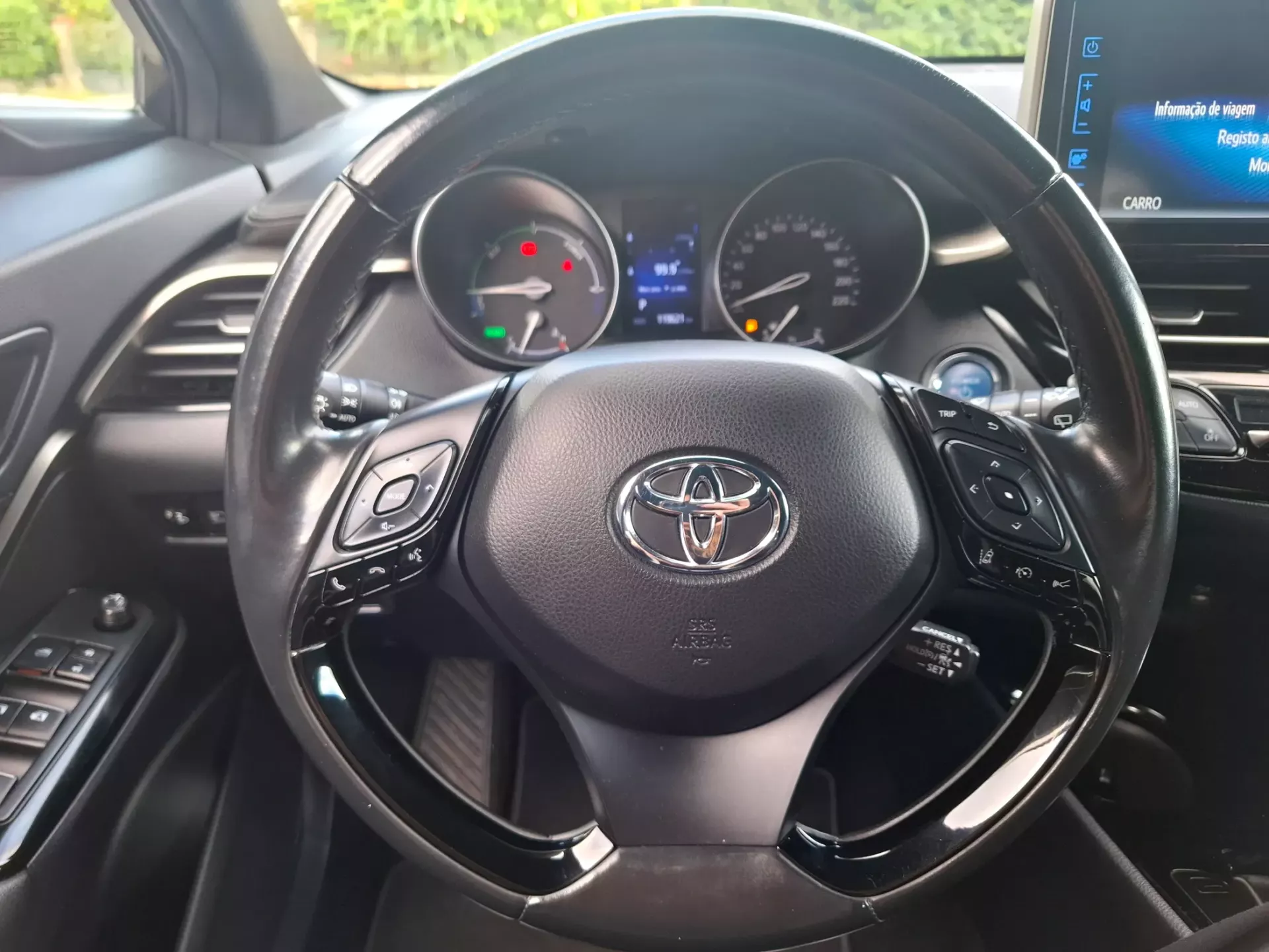 Toyota C-HR 1.8 Hybrid Square Collection 11