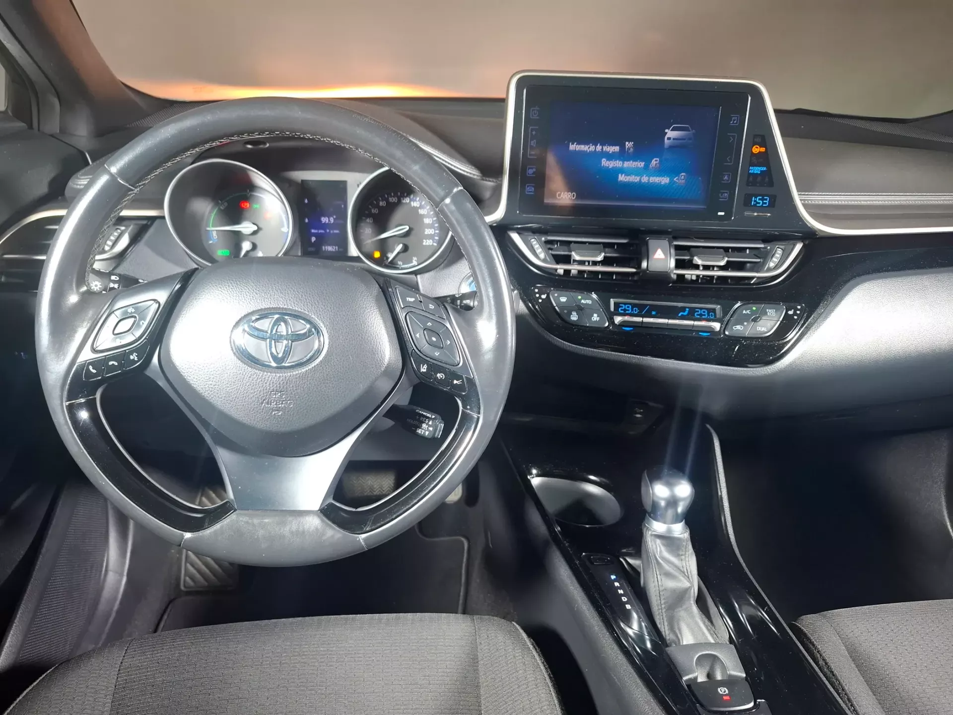 Toyota C-HR 1.8 Hybrid Square Collection 14