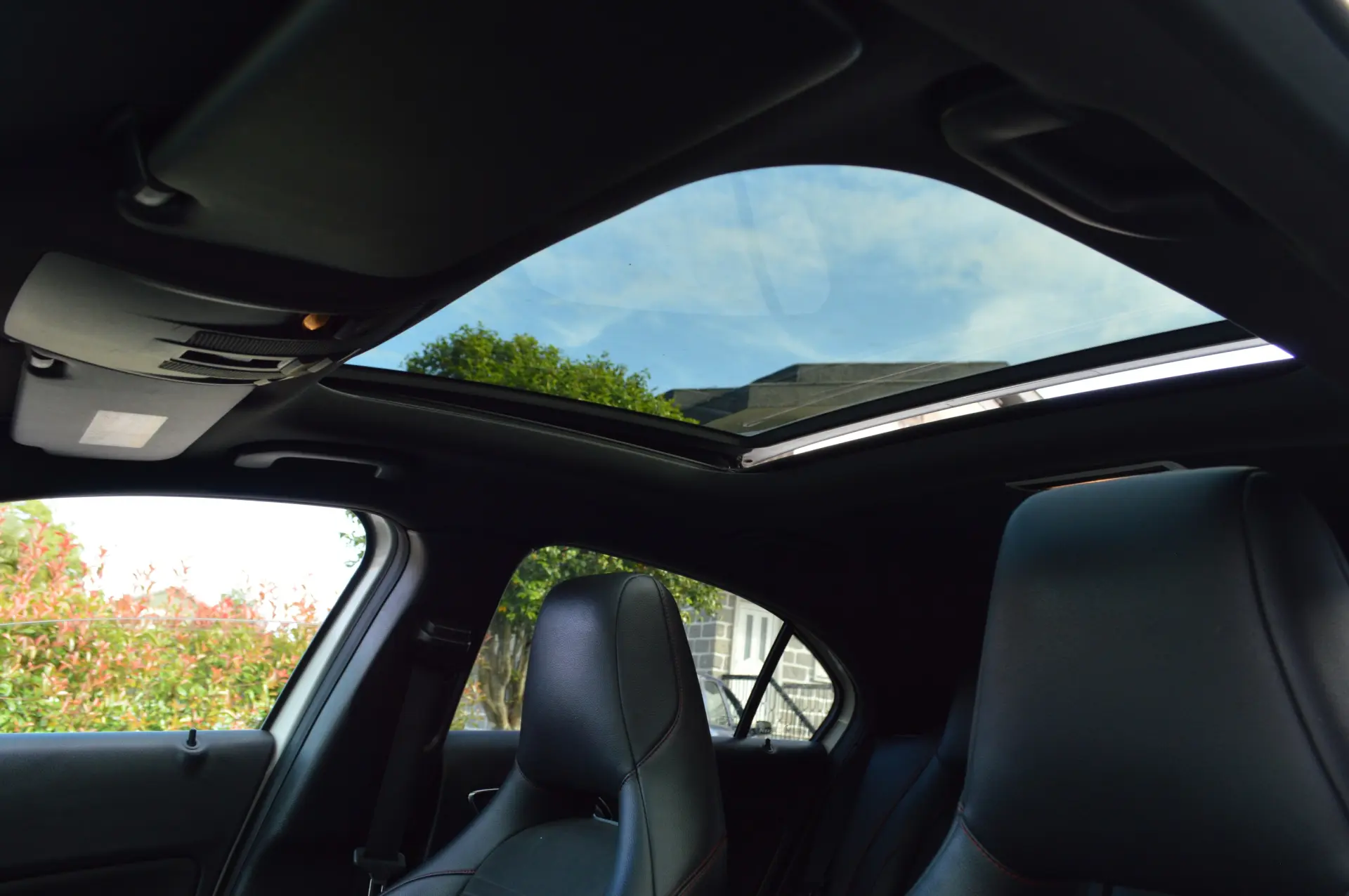Mercedes-Benz A 200 d 4Matic 7G-DCT AMG Line 17