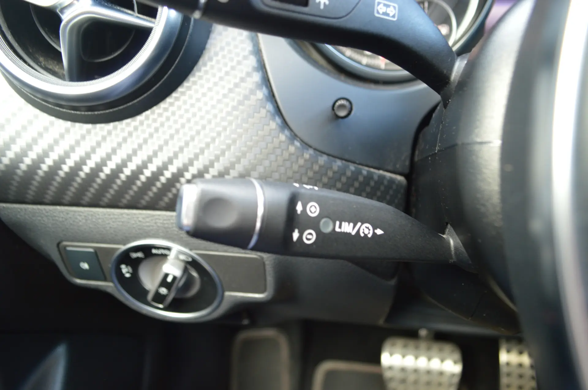 Mercedes-Benz A 200 d 4Matic 7G-DCT AMG Line 8