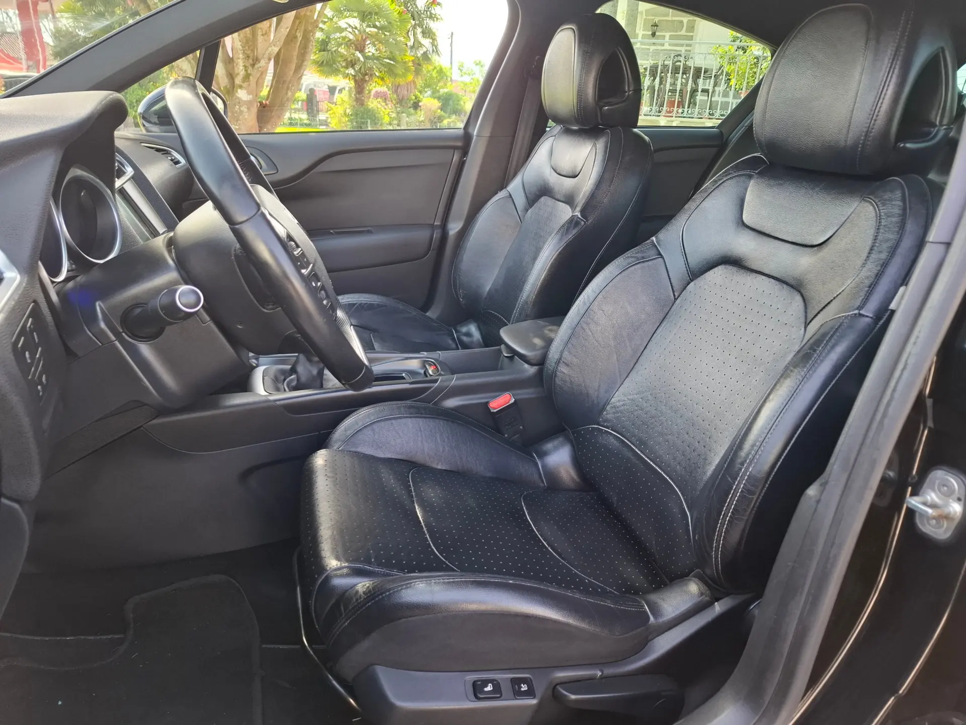 DS DS4 1.6 HDi So Chic 14
