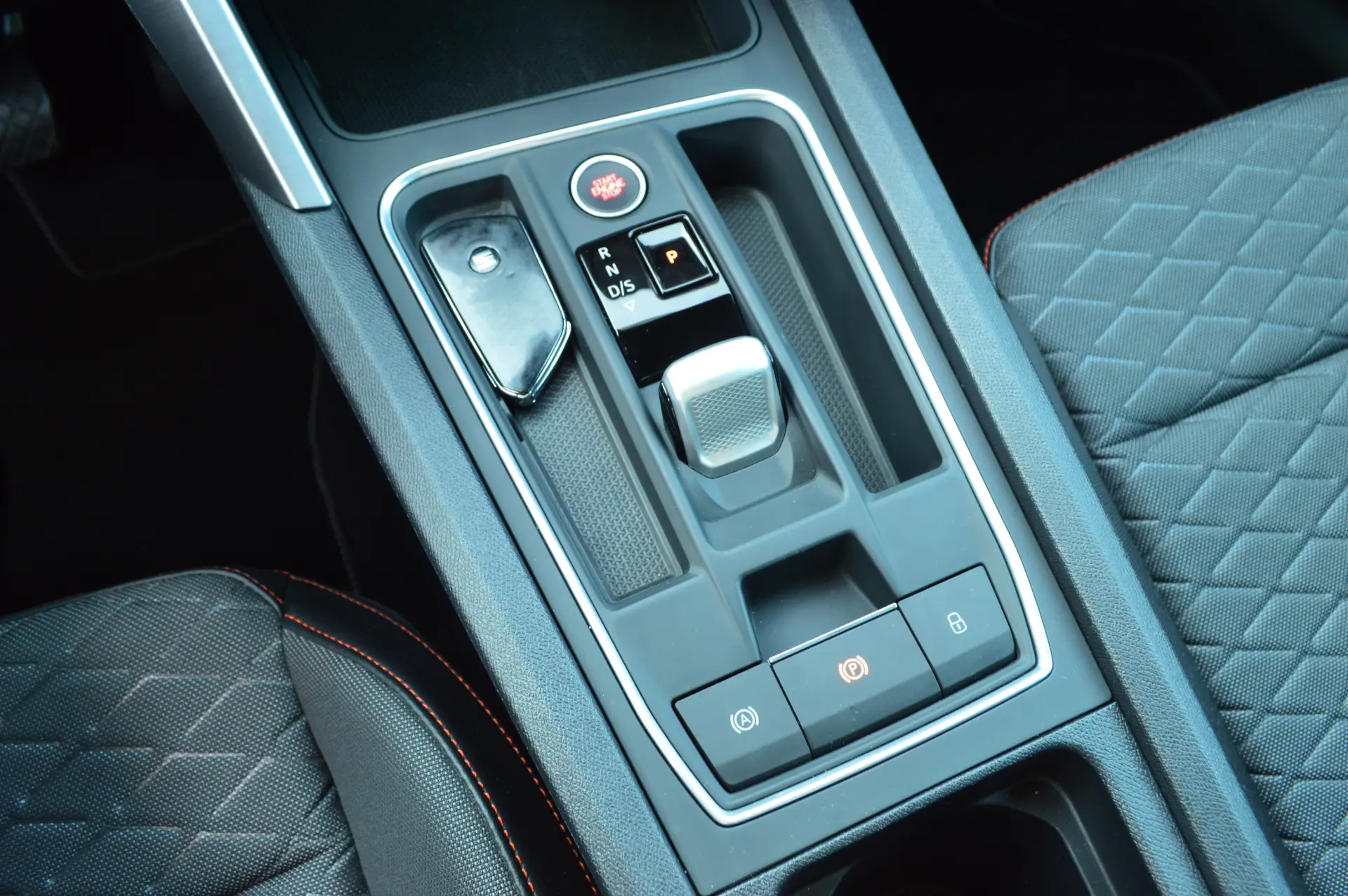 SEAT Leon 1.5 TSI e-Hybrid FR DSG 17