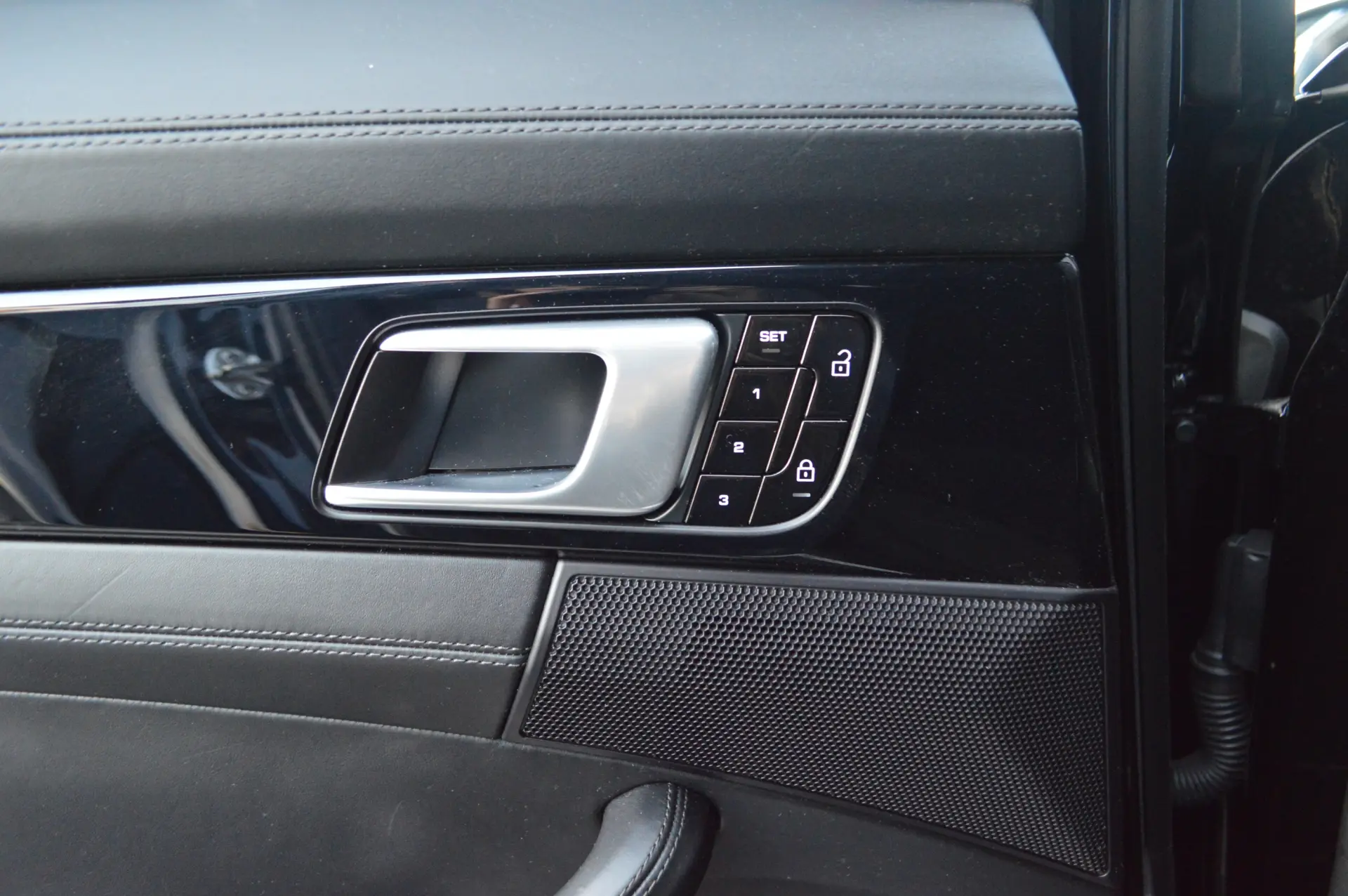 Porsche Panamera Sport Turismo Turbo S E-Hybrid 14