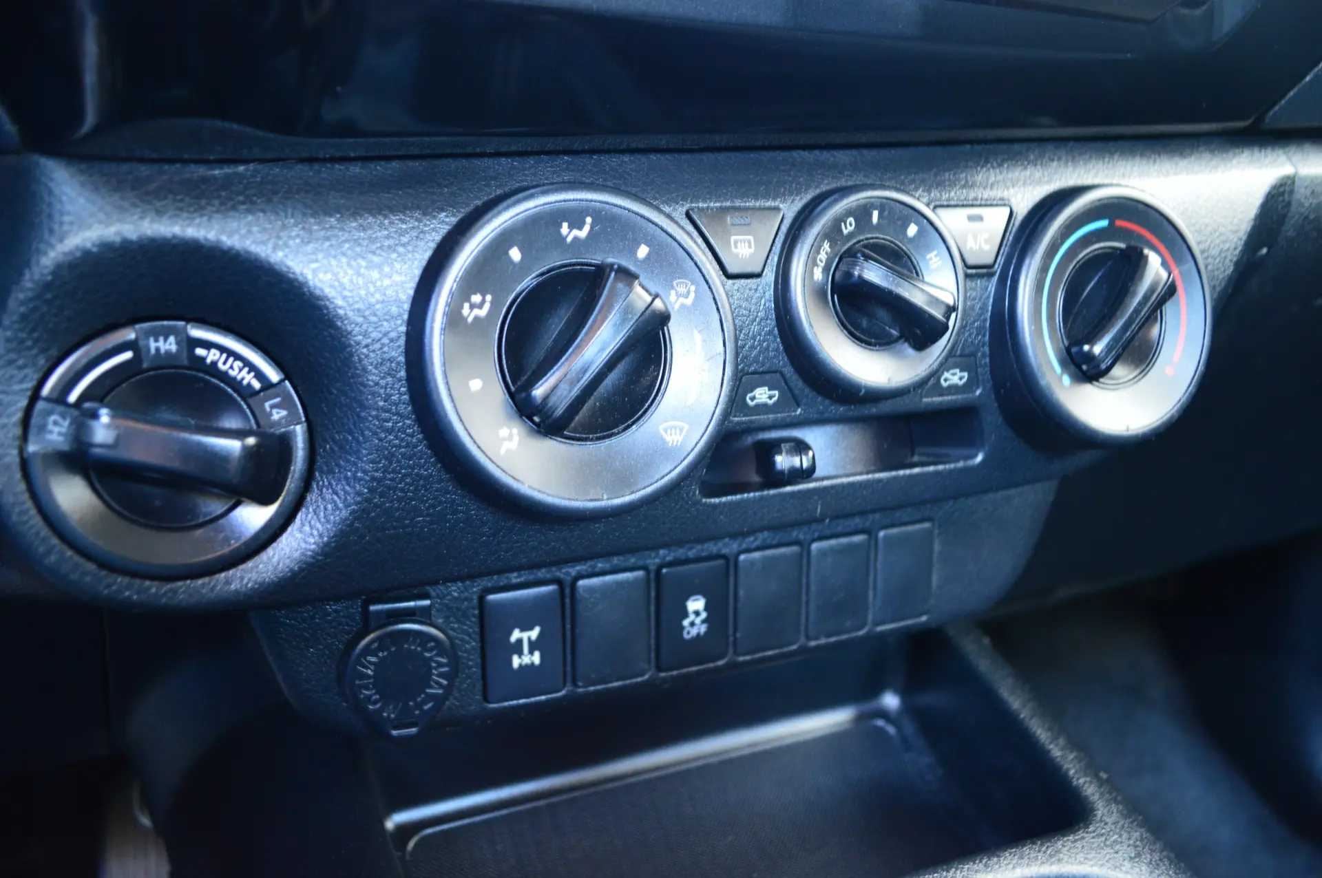 Toyota Hilux 2.4 D-4D 4WD CE CM 7