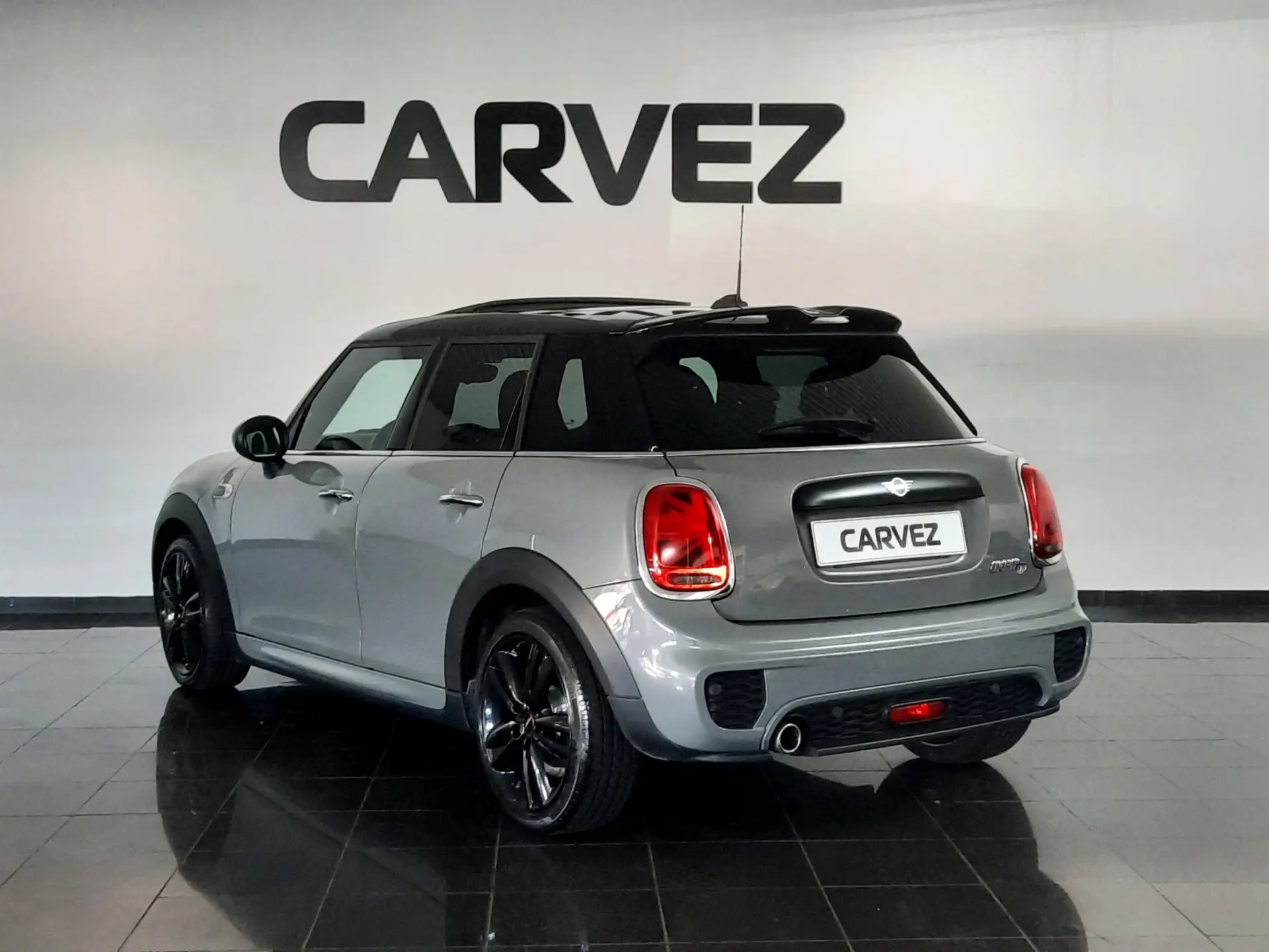 MINI 5 Portas Cooper D Aut. 4