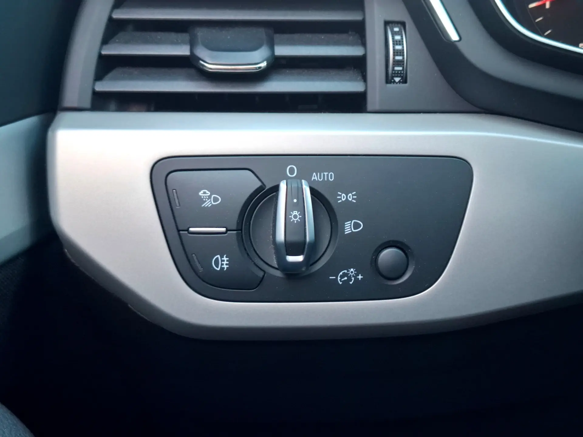 Audi A4 Avant 35 TDI Advanced S tronic 7