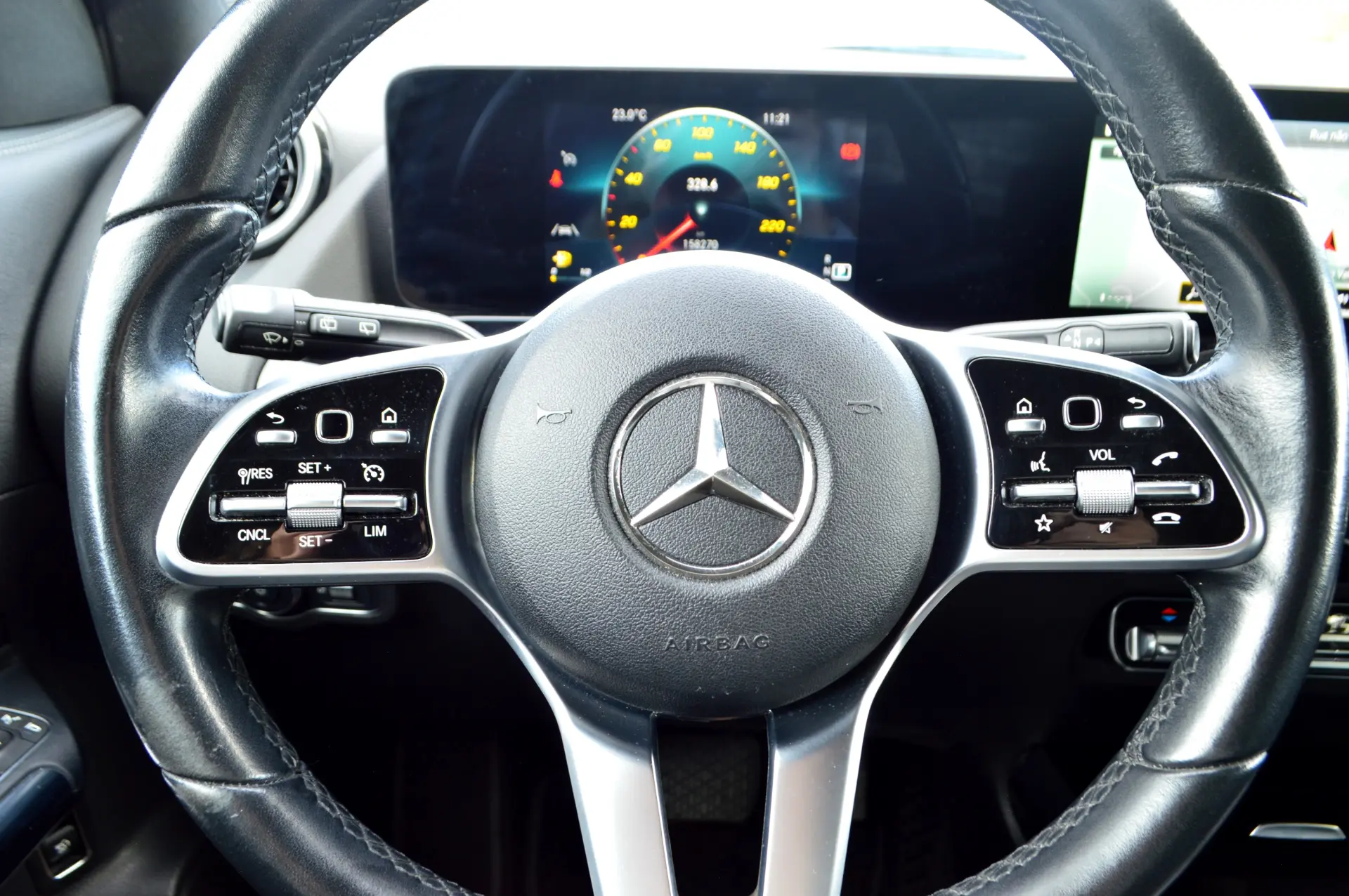 Mercedes-Benz GLA 200 d Urban Aut. 10