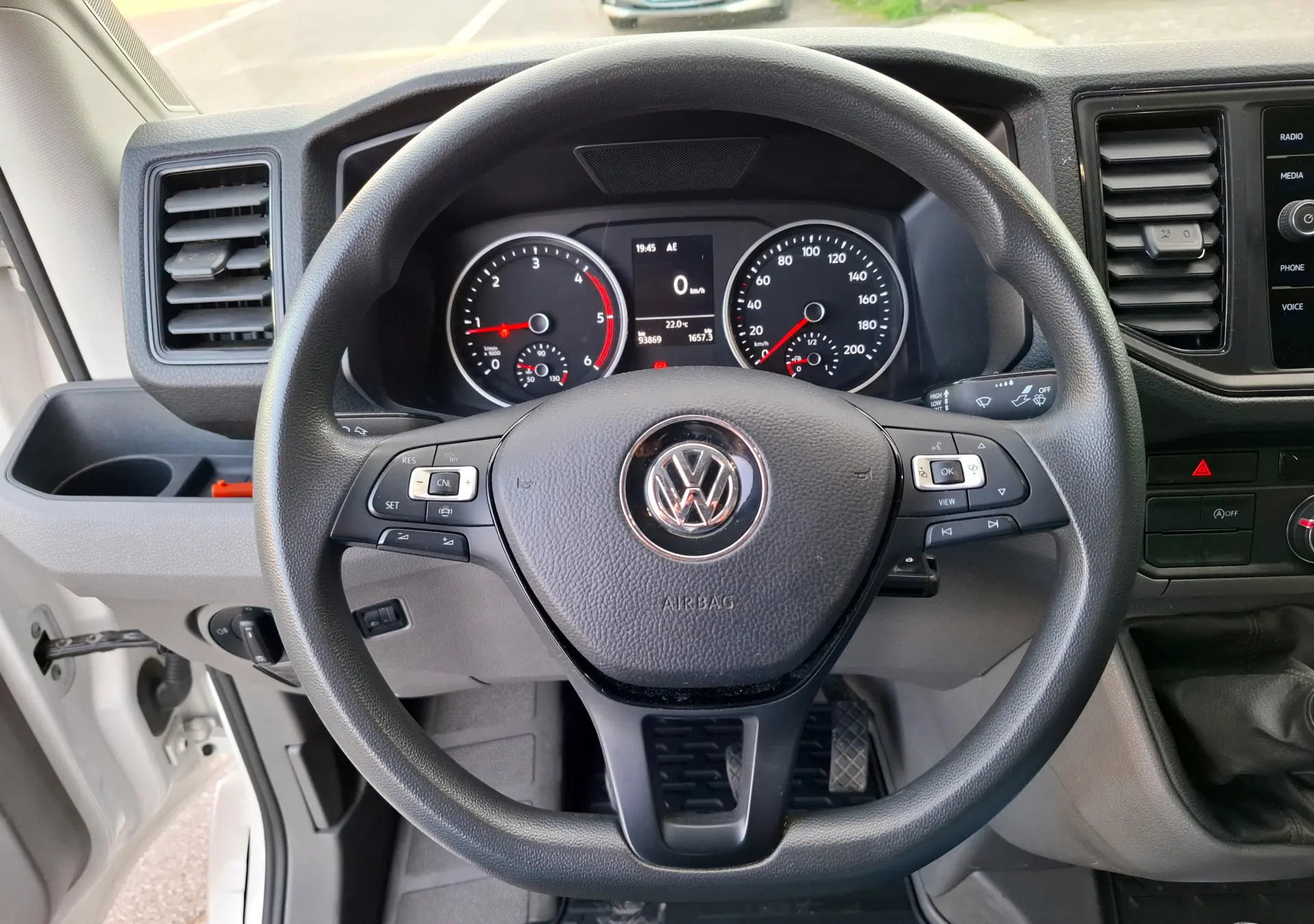 Volkswagen Crafter Outro 11