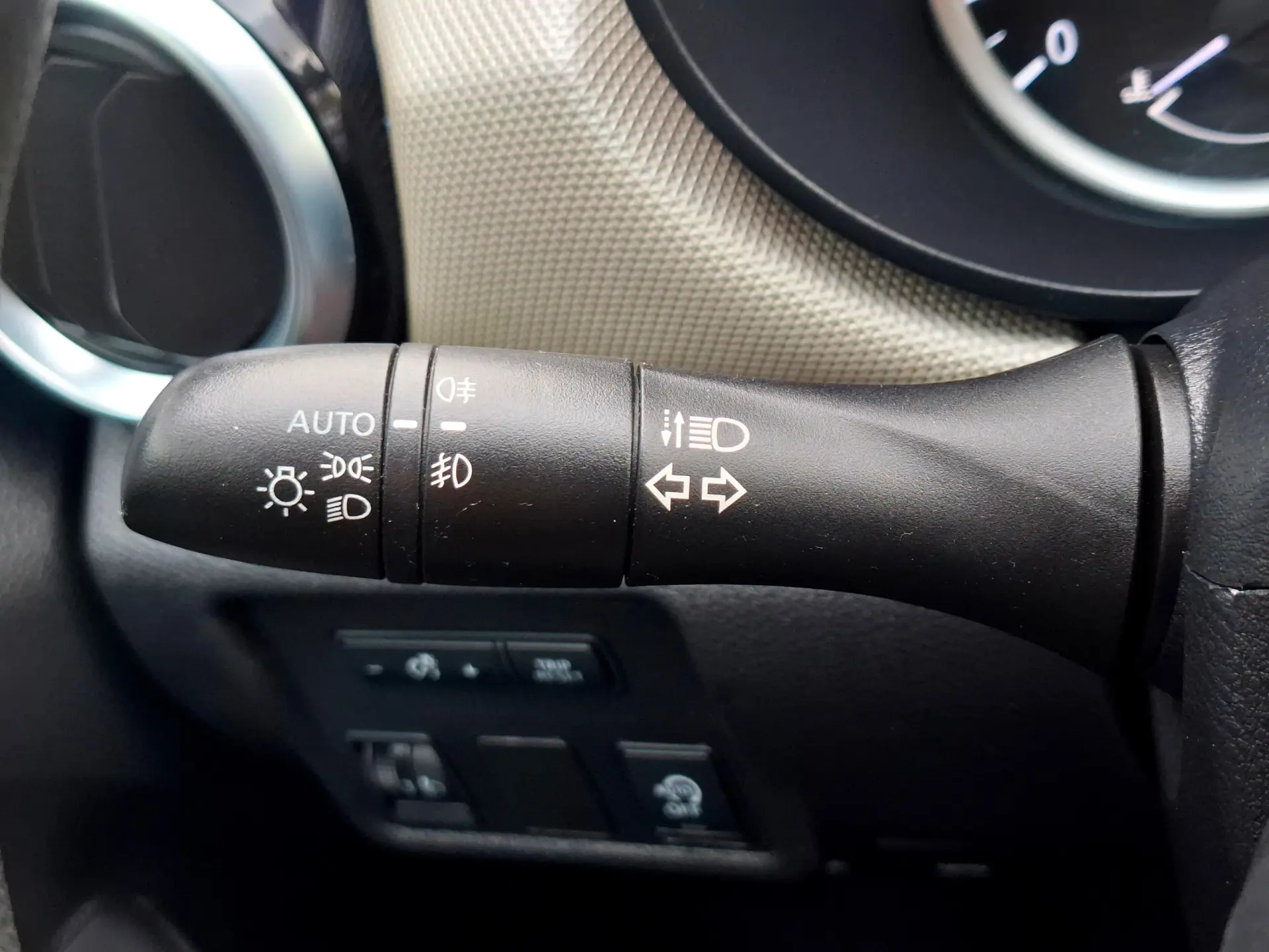 Nissan Micra 1.5 dCi Acenta S/S 9