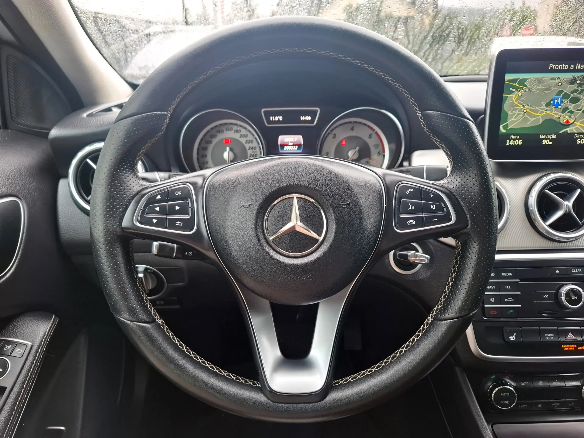 Mercedes-Benz GLA 200 d Aut. 11