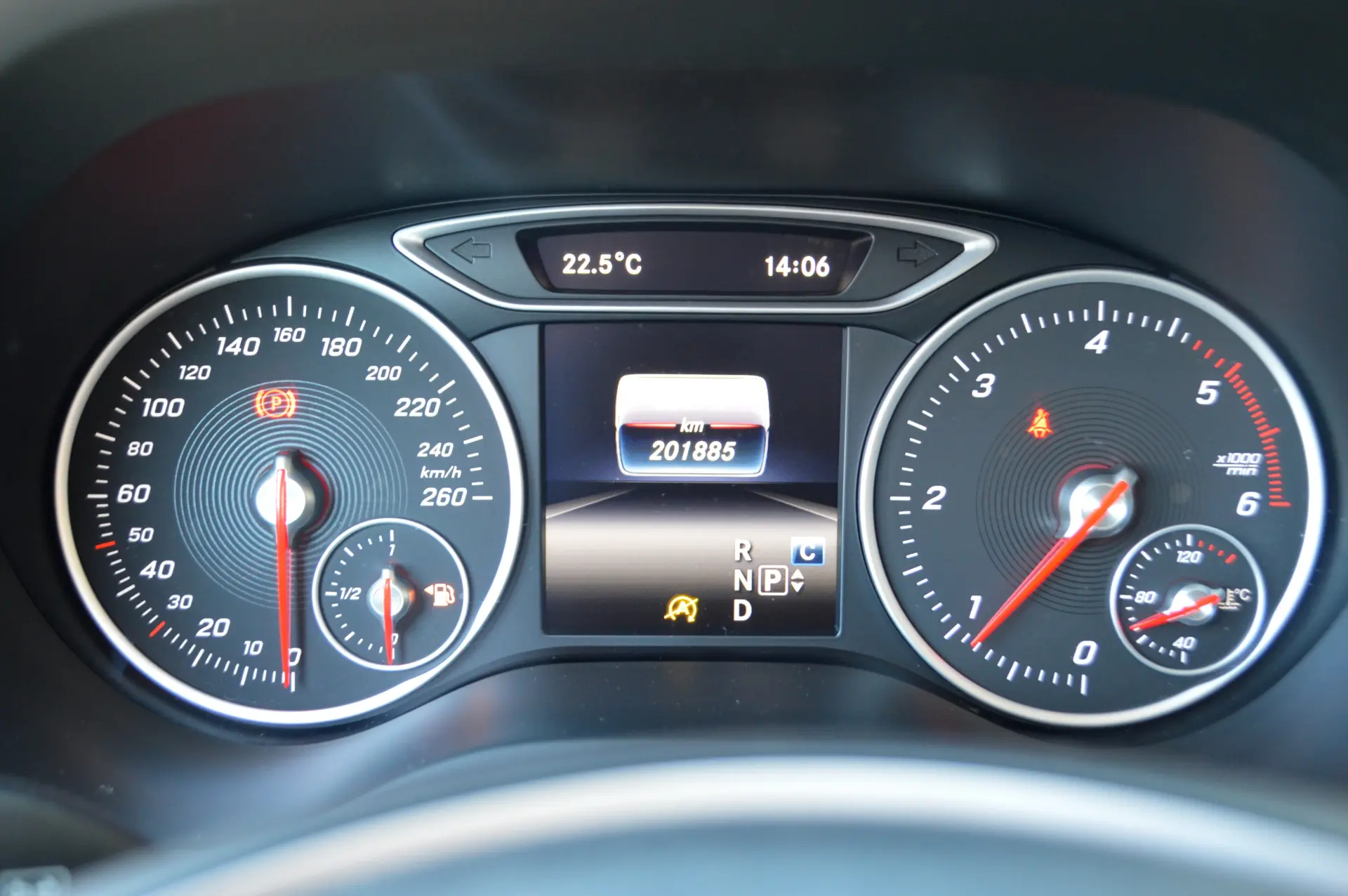 Mercedes-Benz B 180 d Urban Aut. 9