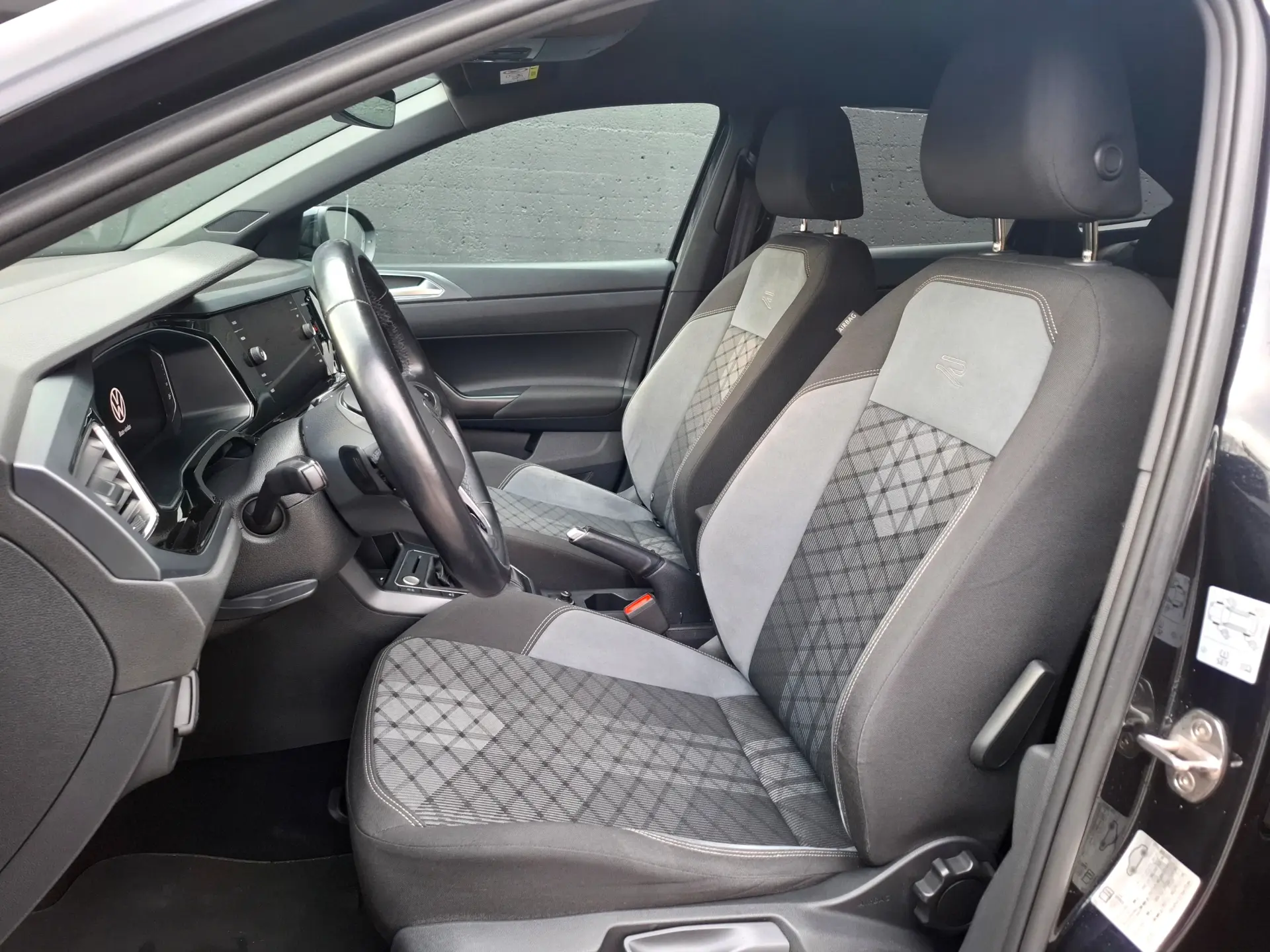 Volkswagen Taigo 1.0 TSI R-Line DSG 14