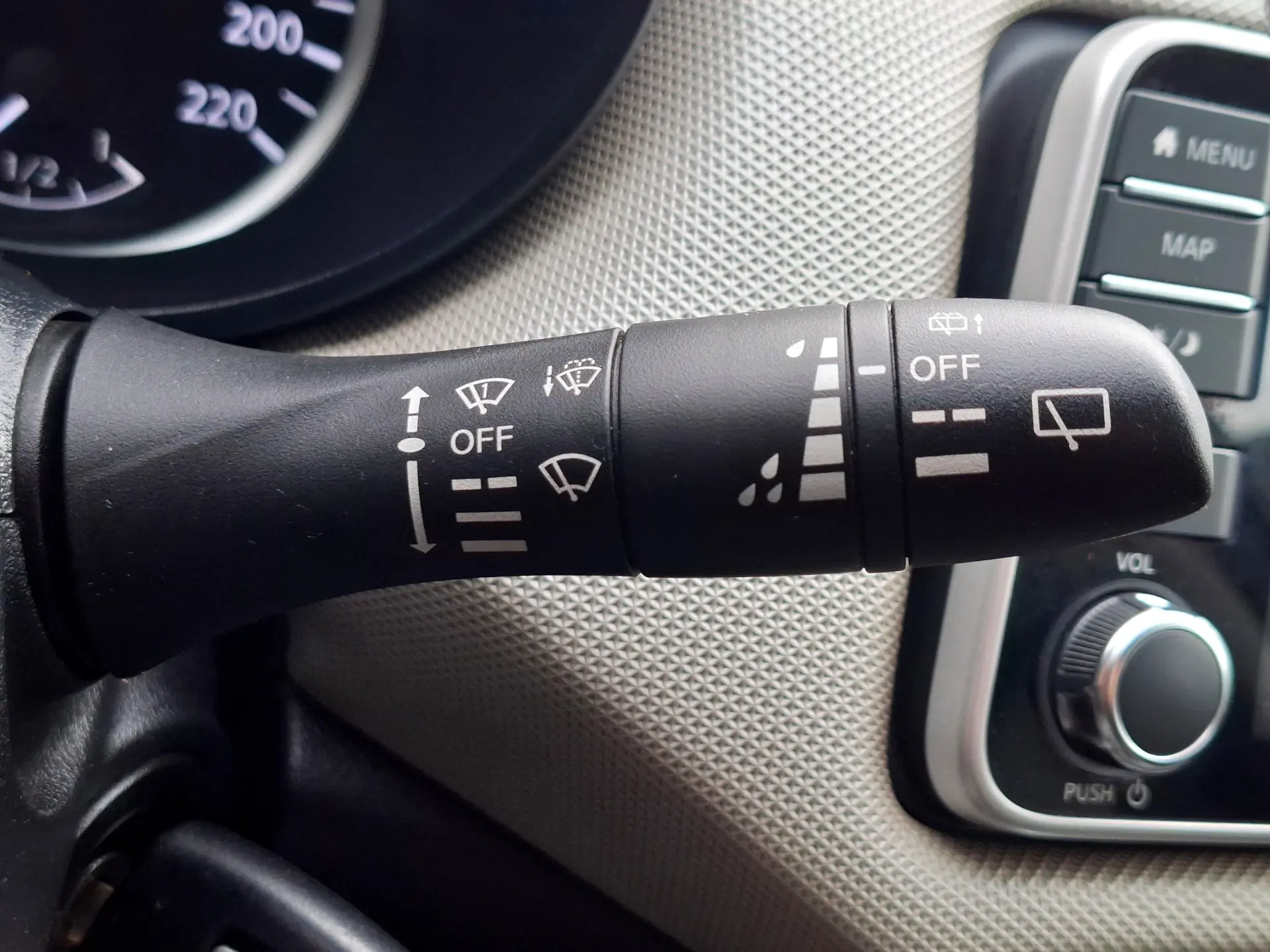 Nissan Micra 1.5 dCi Acenta S/S 11