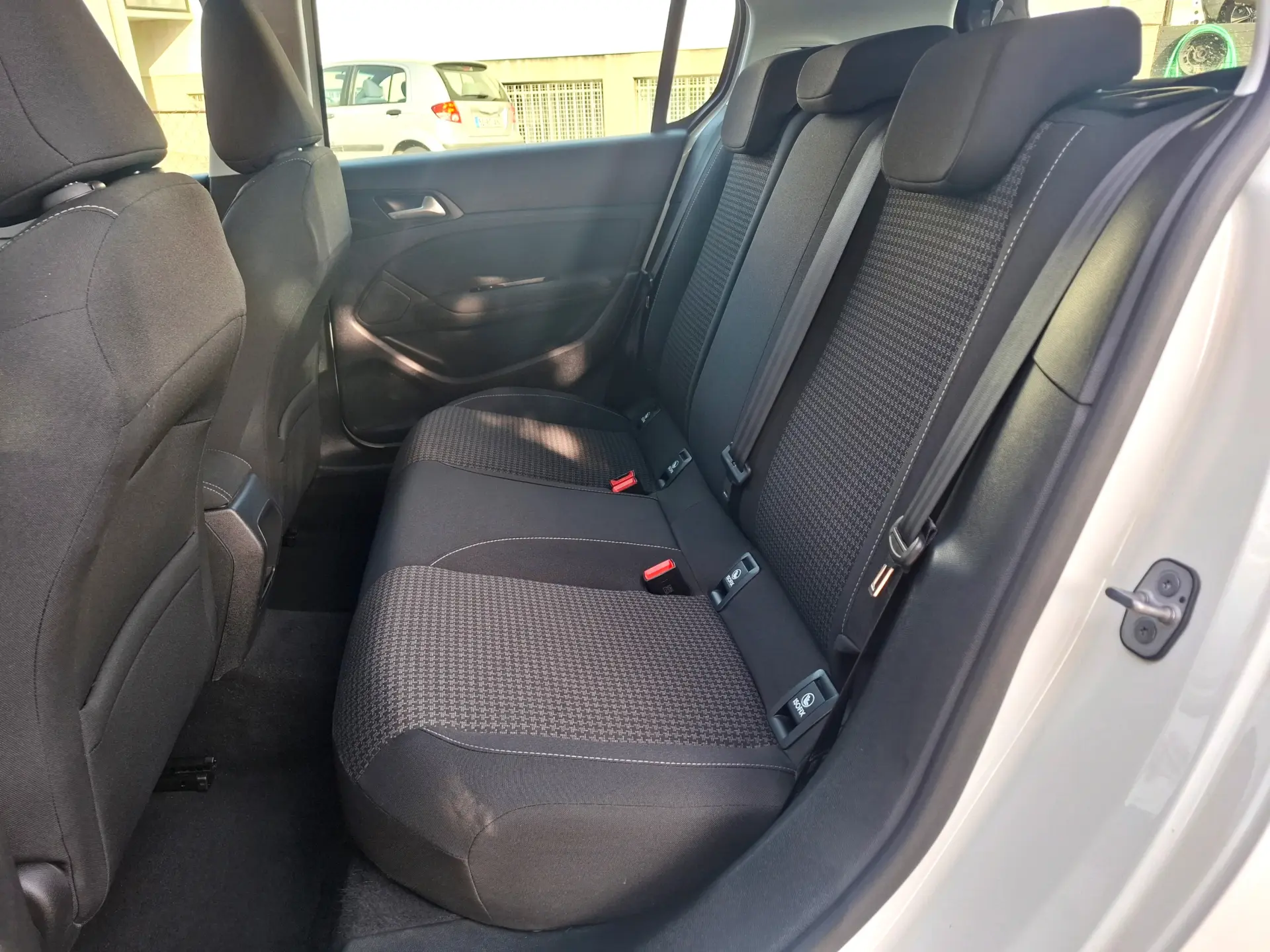 Peugeot 308 1.5 BlueHDi Business Line 12