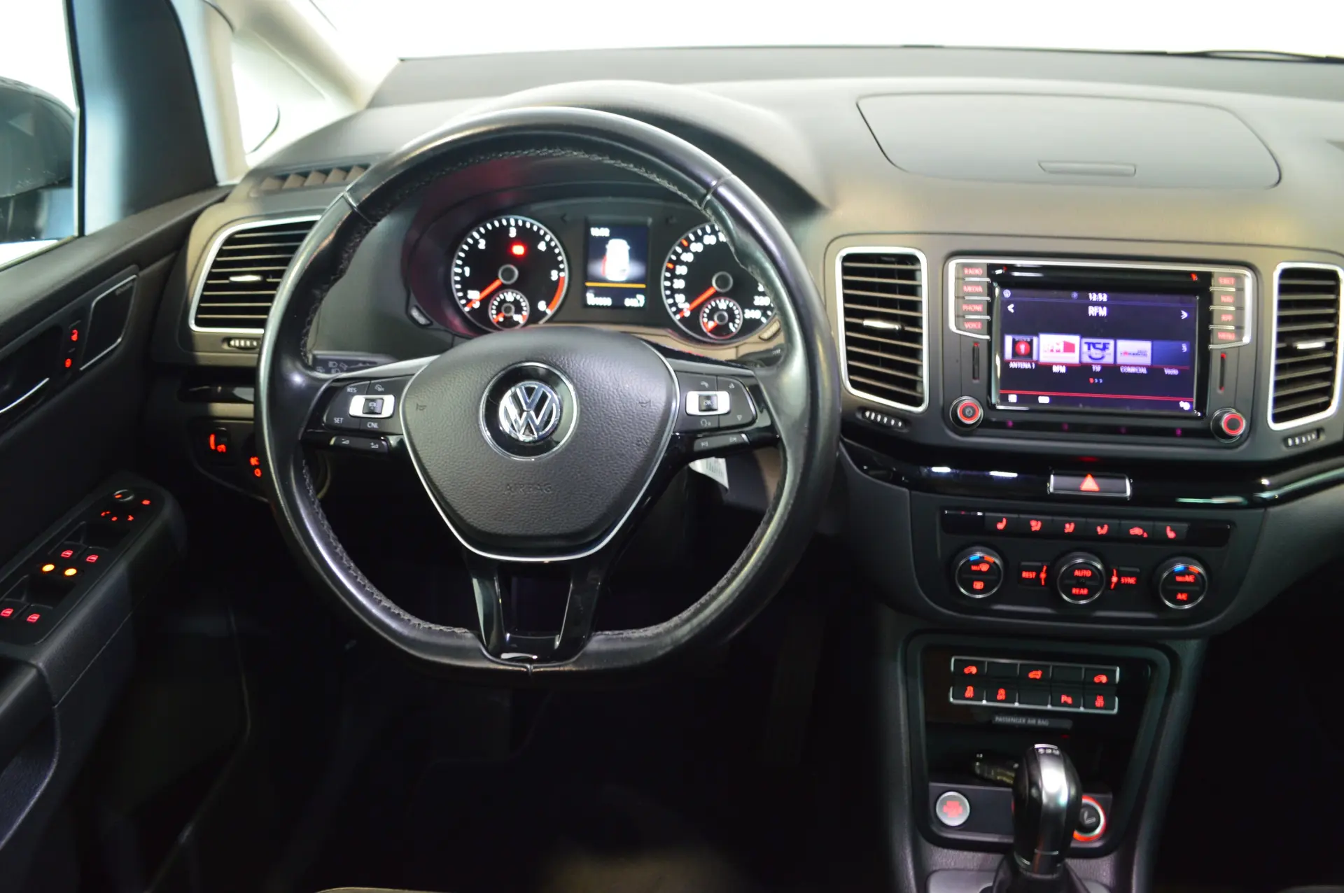 Volkswagen Sharan 2.0 TDI Highline DSG 18