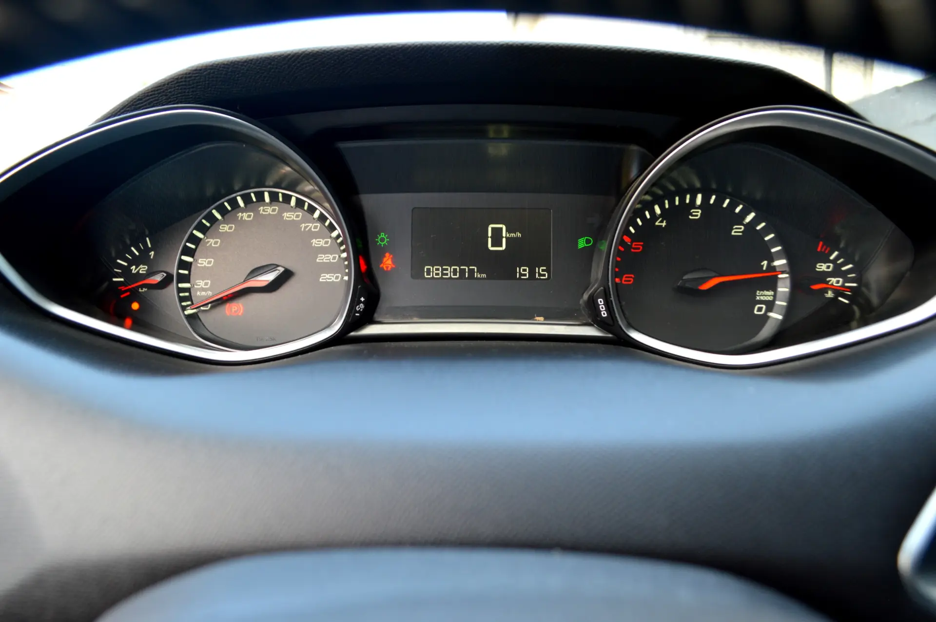 Peugeot 308 SW 1.6 BlueHDi Style 10