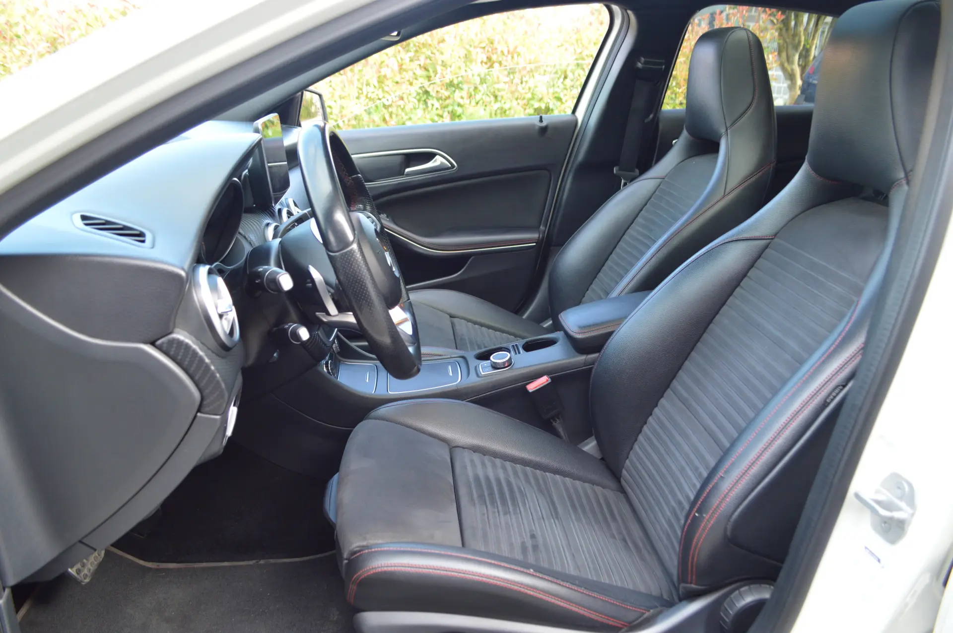 Mercedes-Benz A 200 d 4Matic 7G-DCT AMG Line 19