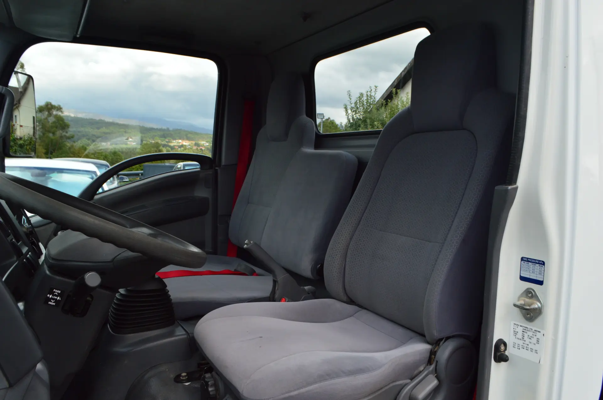 Isuzu NLR 35 13