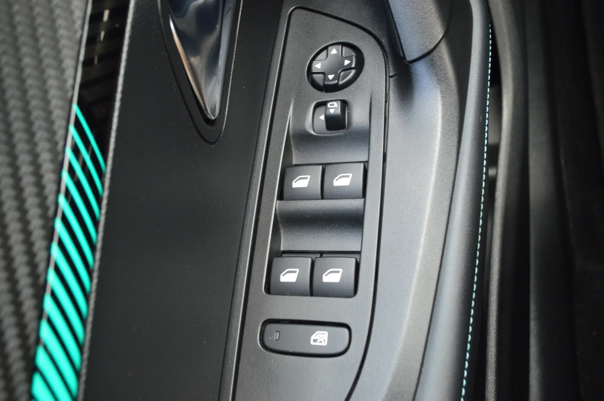 Peugeot 2008 1.5 BlueHDi Allure Pack 7
