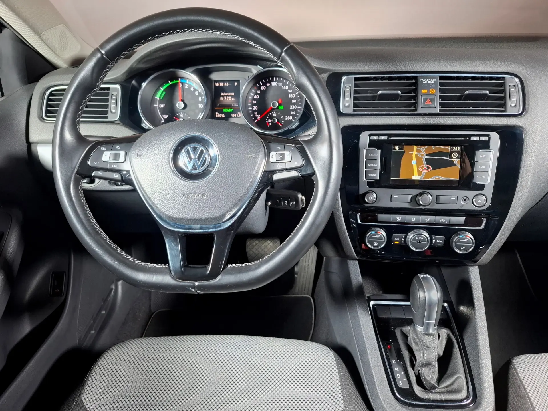 Volkswagen Jetta 1.4 Hybrid 11