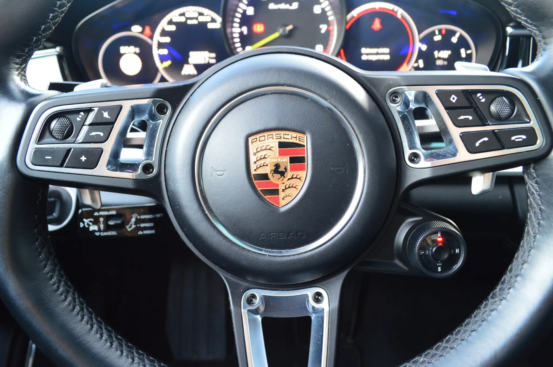 Porsche Panamera Sport Turismo Turbo S E-Hybrid 13