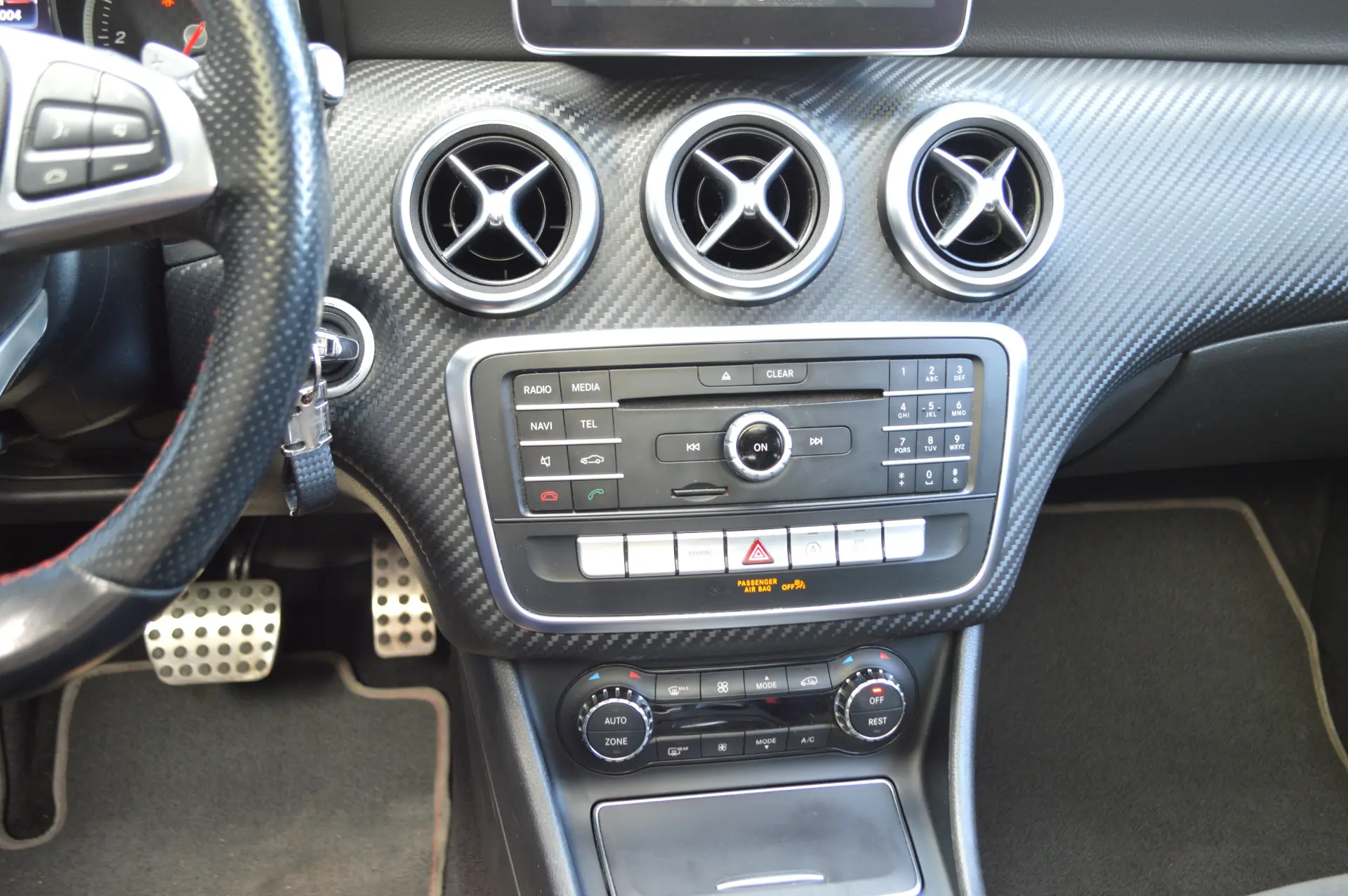 Mercedes-Benz A 200 d 4Matic 7G-DCT AMG Line 14