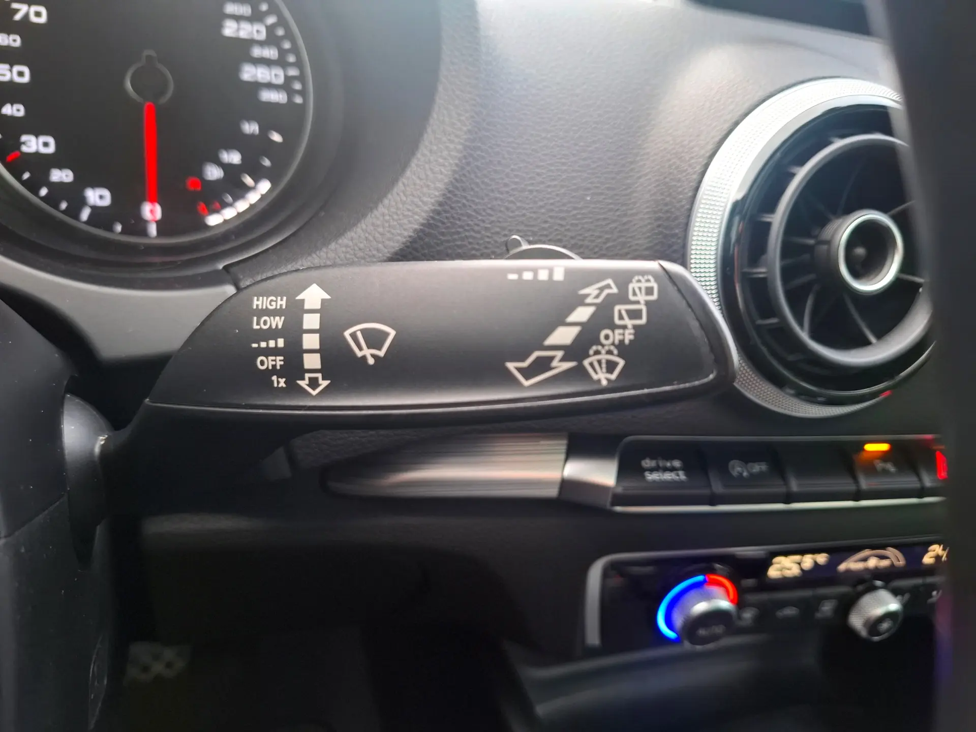 Audi A3 Sportback 1.4 TFSi Sport S tronic 10