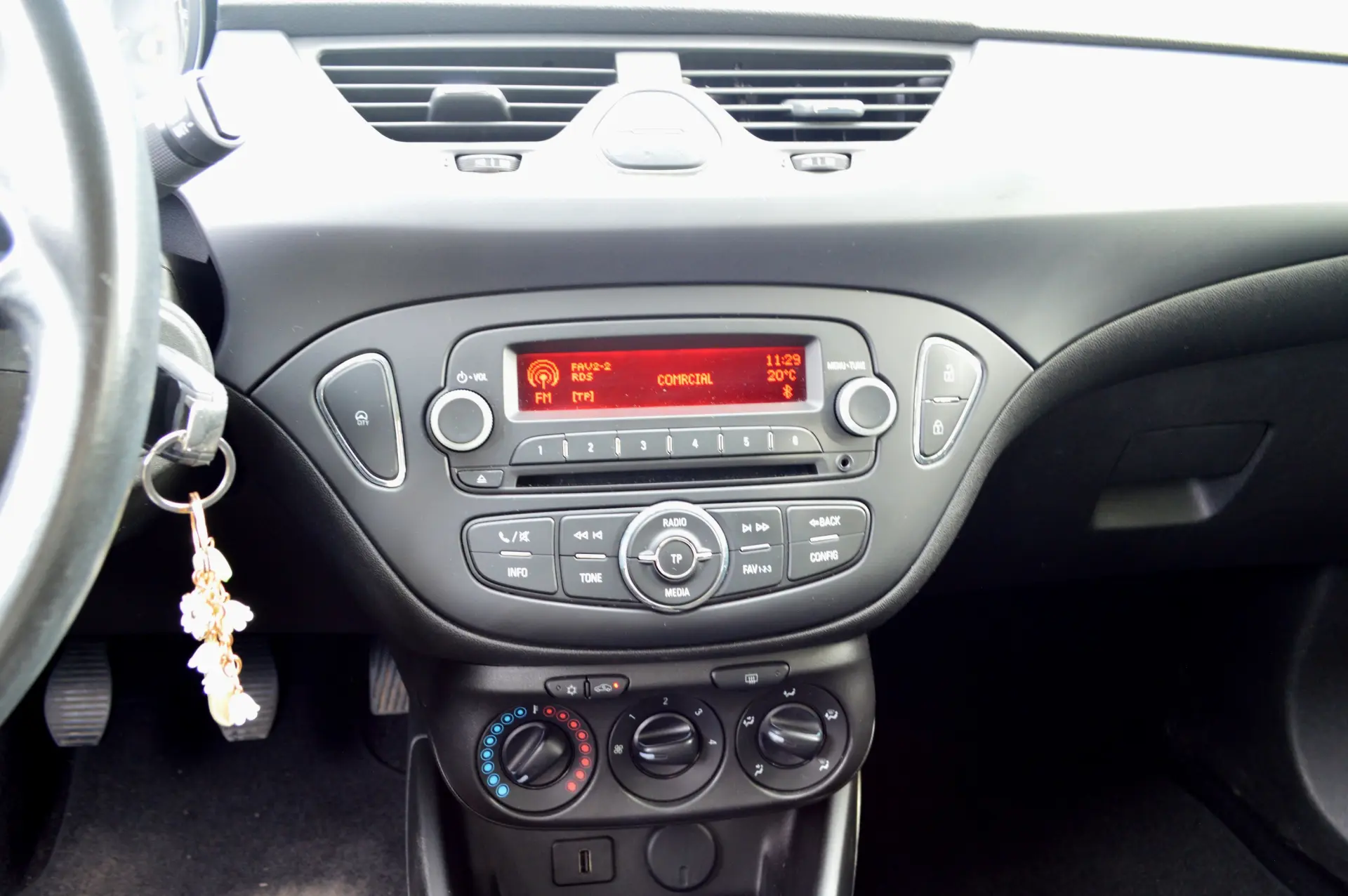 Opel Corsa 1.2 Dynamic 10
