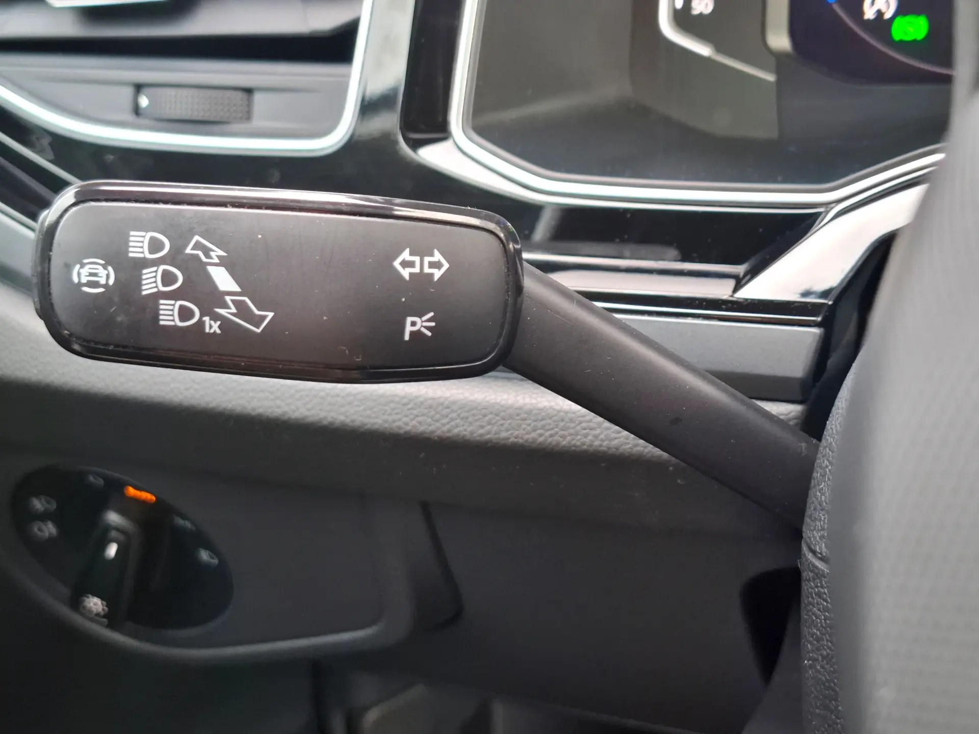 Volkswagen Taigo 1.0 TSI R-Line DSG 8