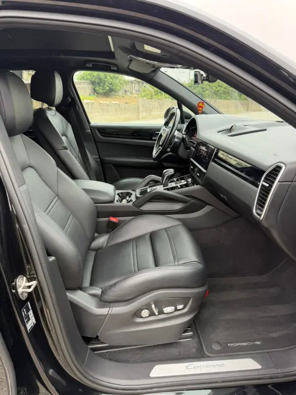 Porsche Cayenne E-Hybrid Platinum Edition 12
