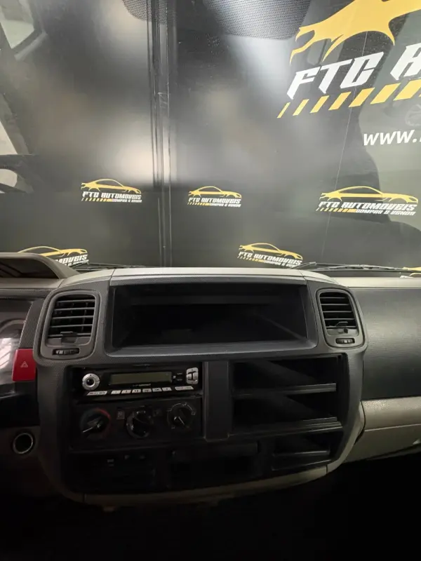 Nissan Cabstar CABSTAR 35.13 Cabine dupla longa 9