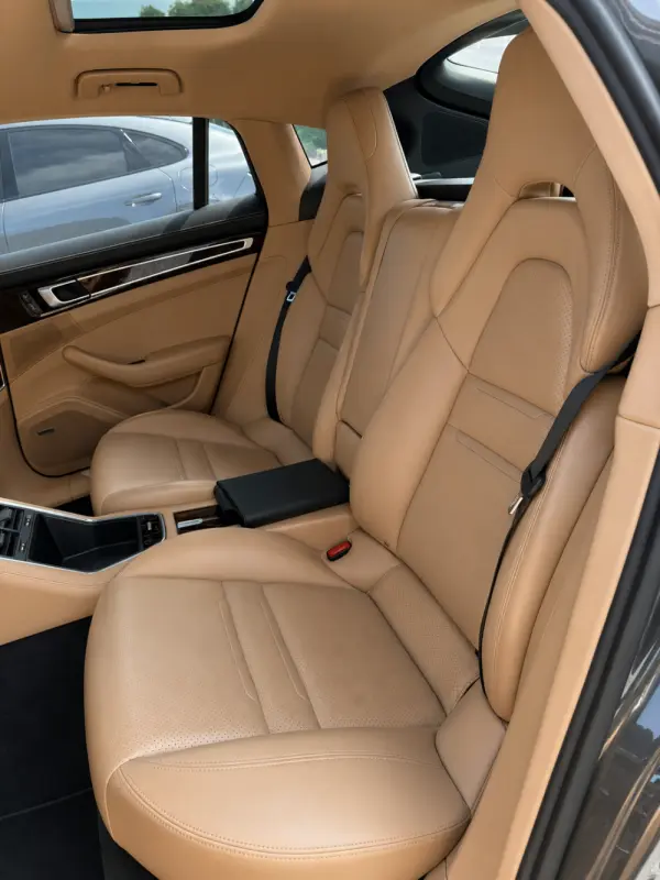 Porsche Panamera 4 E-Hybrid Platinum Edition 11