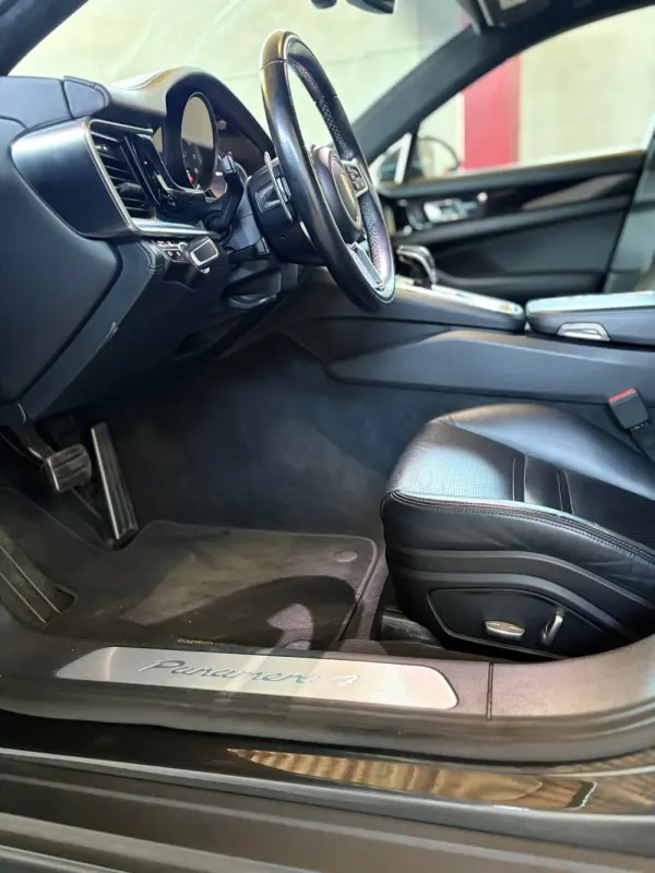 Porsche Panamera 4 E-Hybrid 13