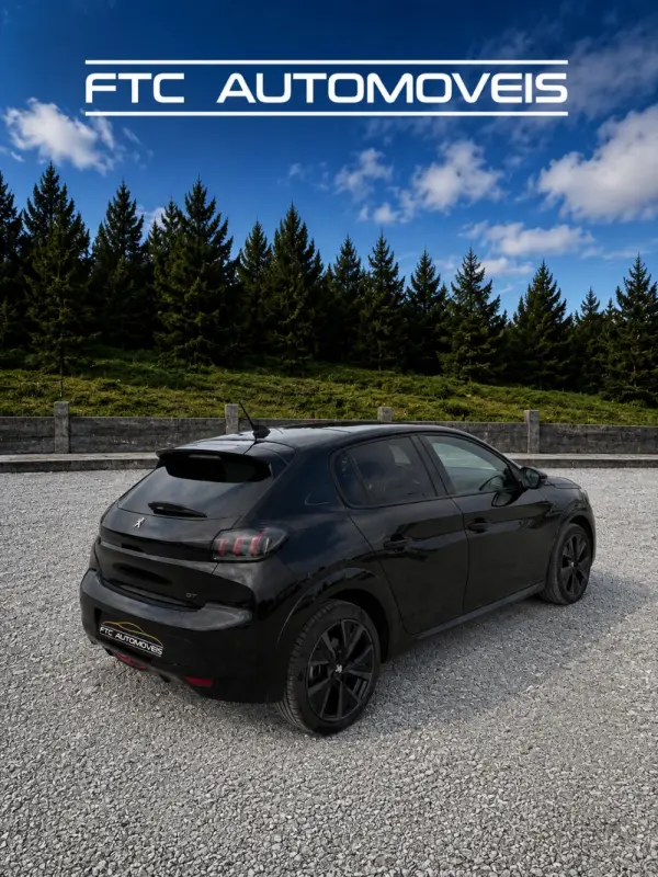 Peugeot e-208 GT+ 6