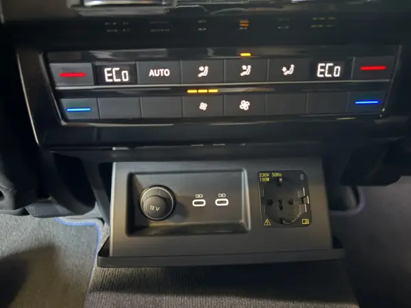 Volkswagen Touareg 3.0 TSI e-Hybrid R 9