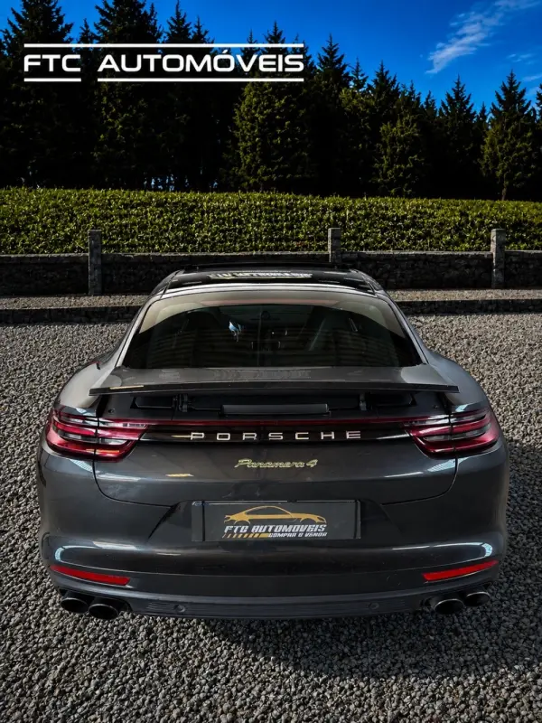 Porsche Panamera 4 E-Hybrid 4