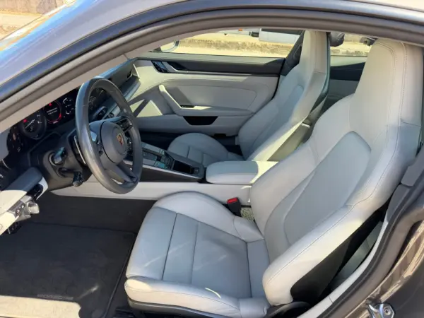 Porsche 911 (992) Carrera 4S PDK 8